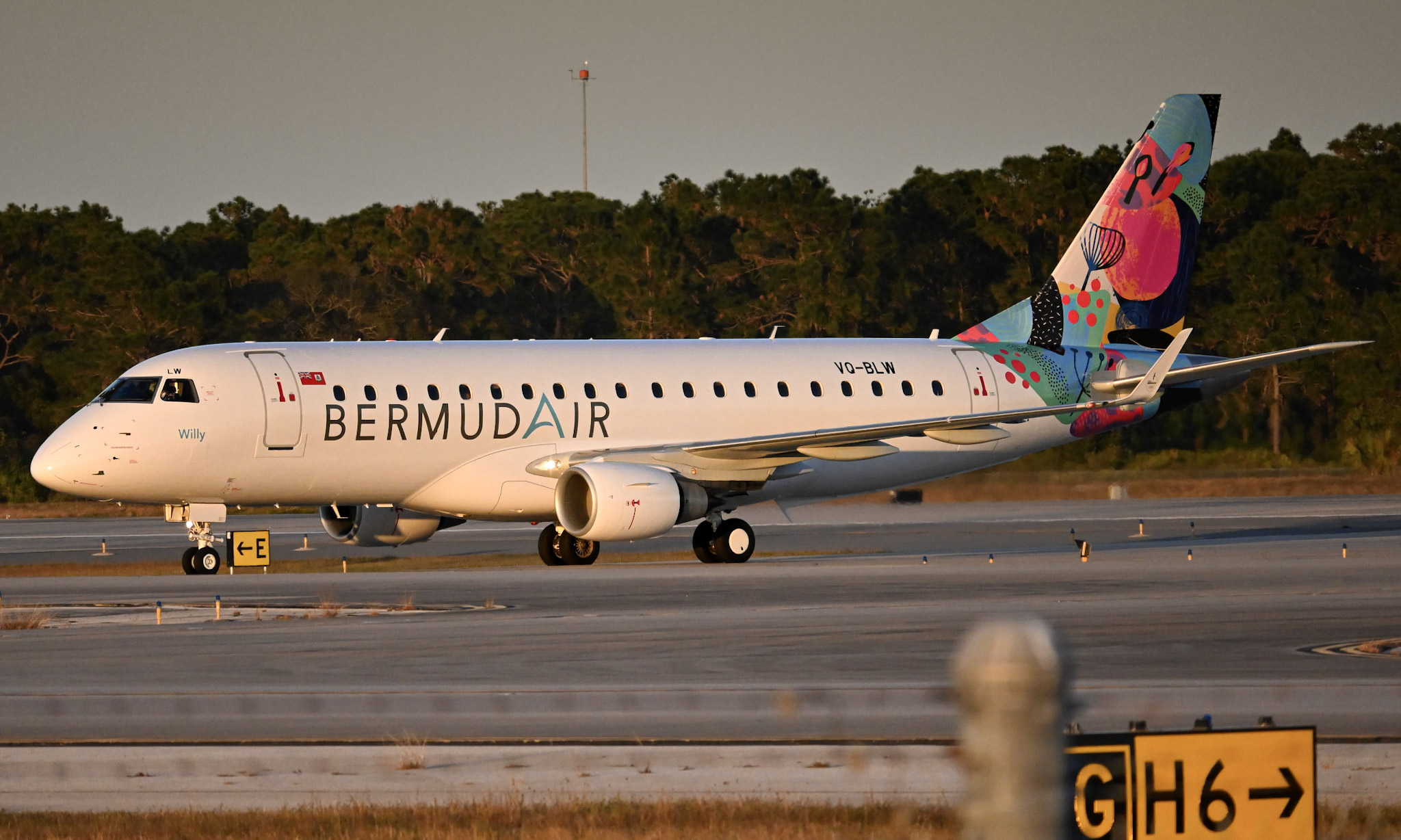 Full size: BermudAir Embraer E175 VQ-BLW at Orlando International Airport