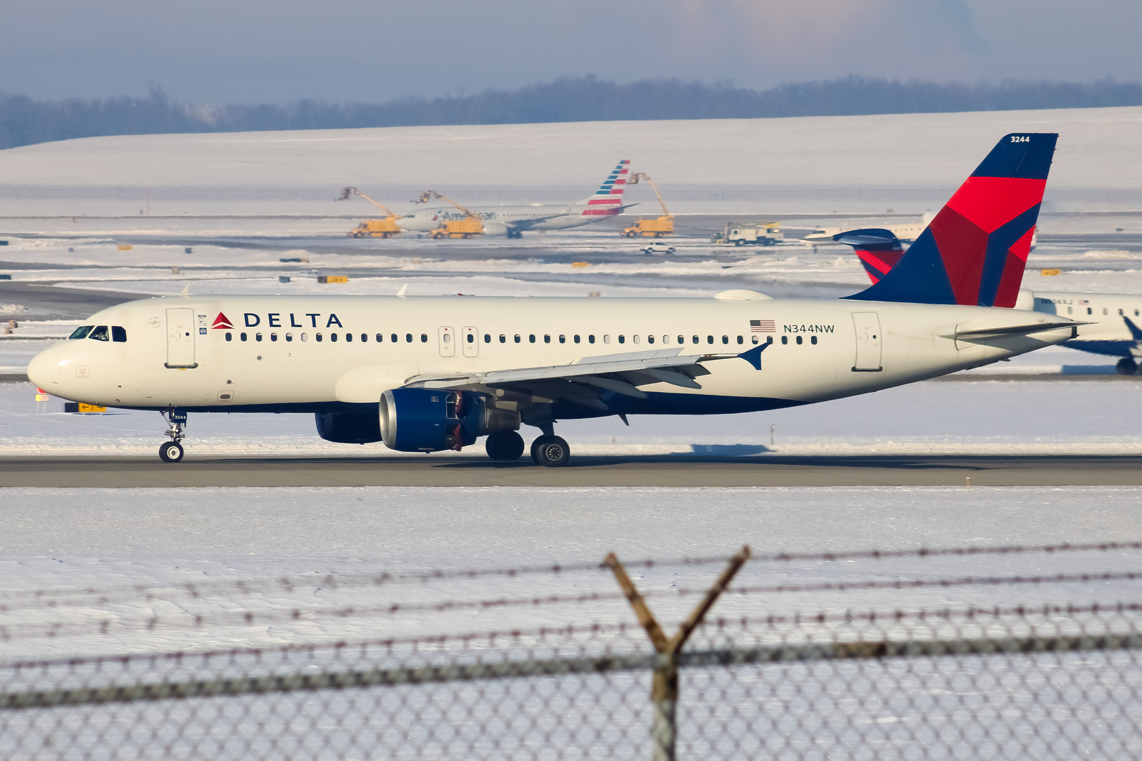 Full size: Delta Airlines Airbus A320 N344NW at Cincinnati/Northern Kentucky International Airport