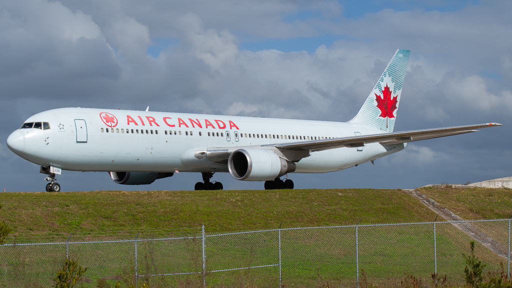 Full size: Air Canada Boeing 767-300ER C-FTCA at Orlando International Airport