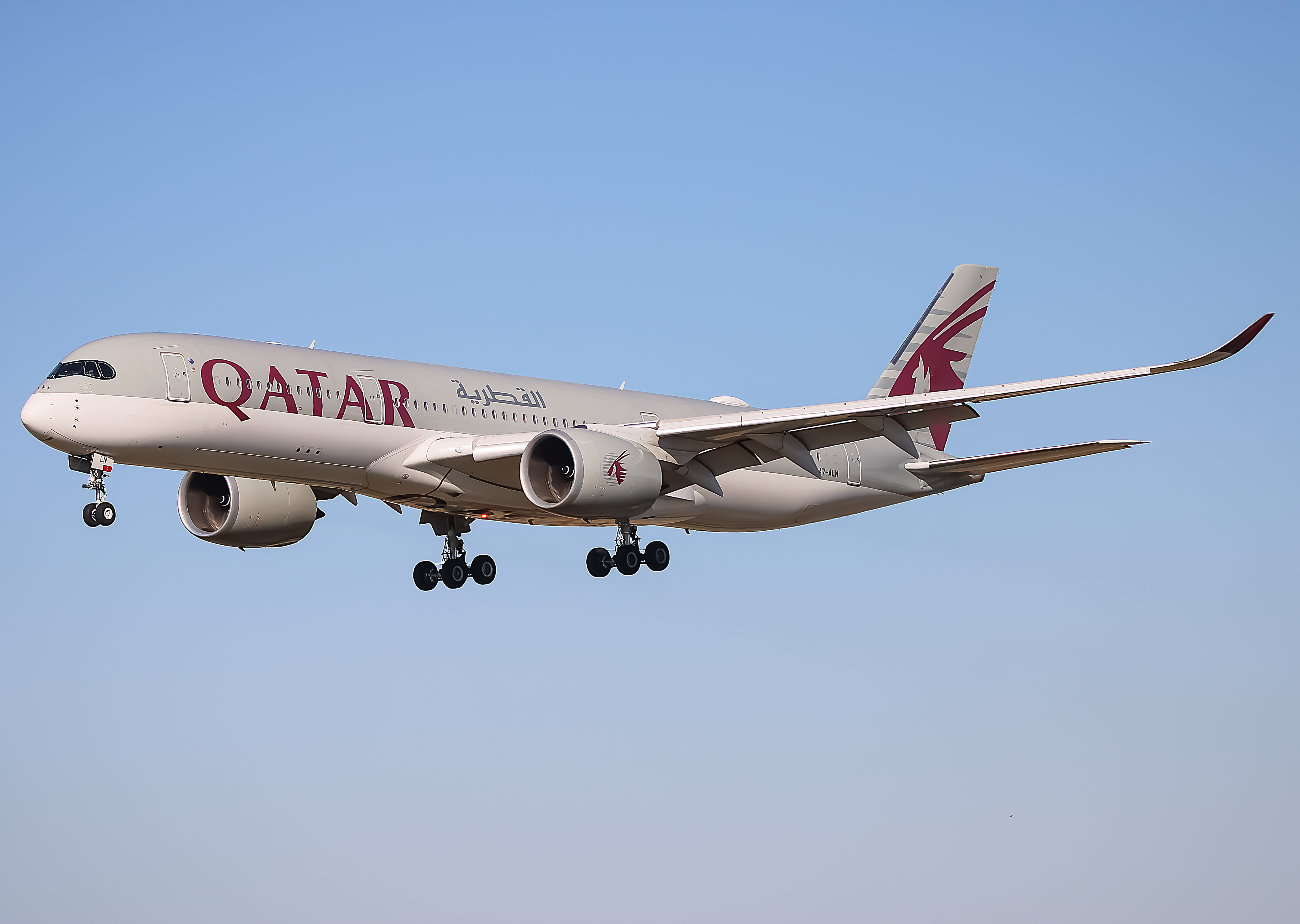 Full size: Qatar Airways Airbus A350-900 A7-ALN at Philadelphia International Airport