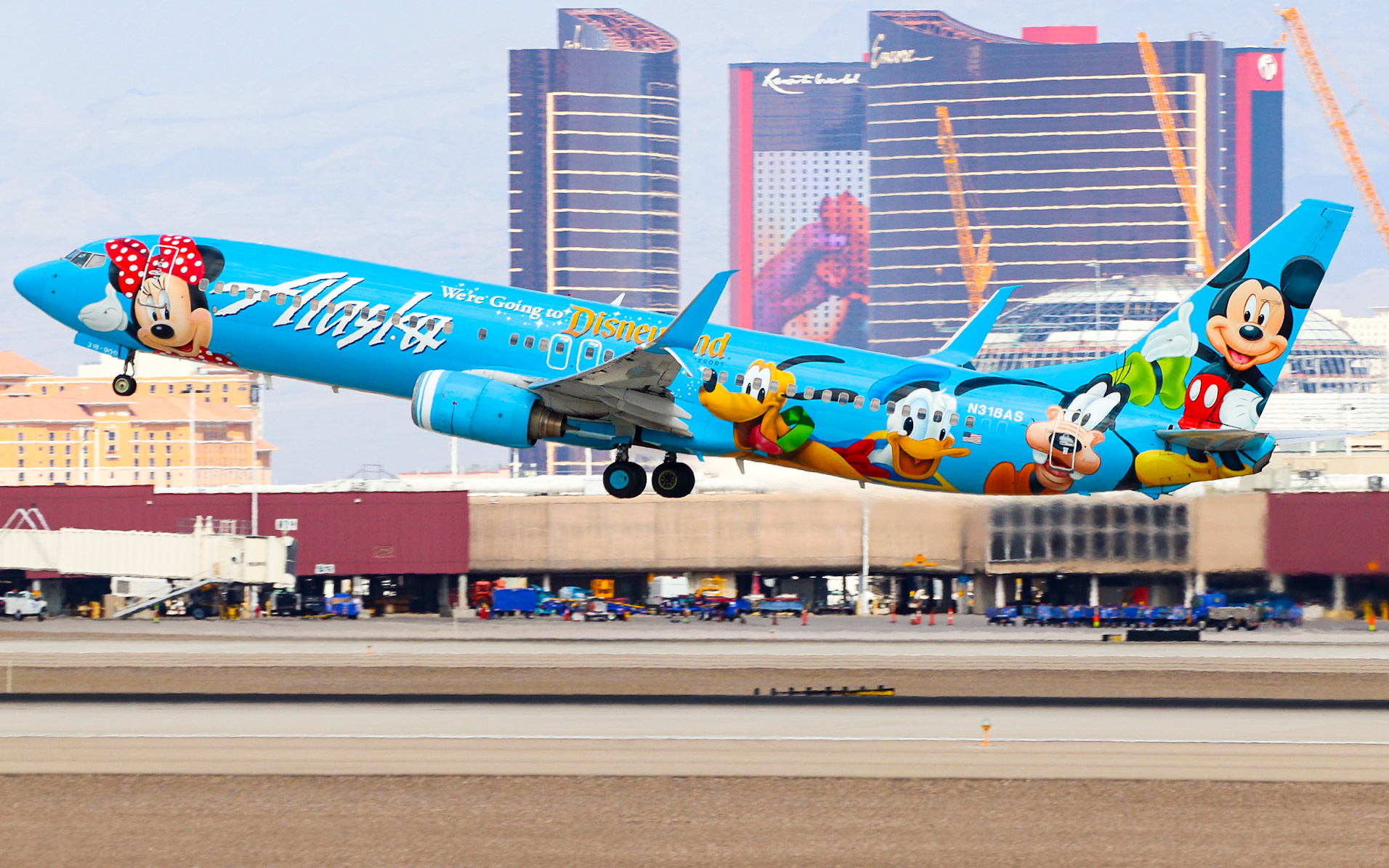 Full size: Alaska Airlines Boeing 737-900 N318AS at Harry Reid International Airport