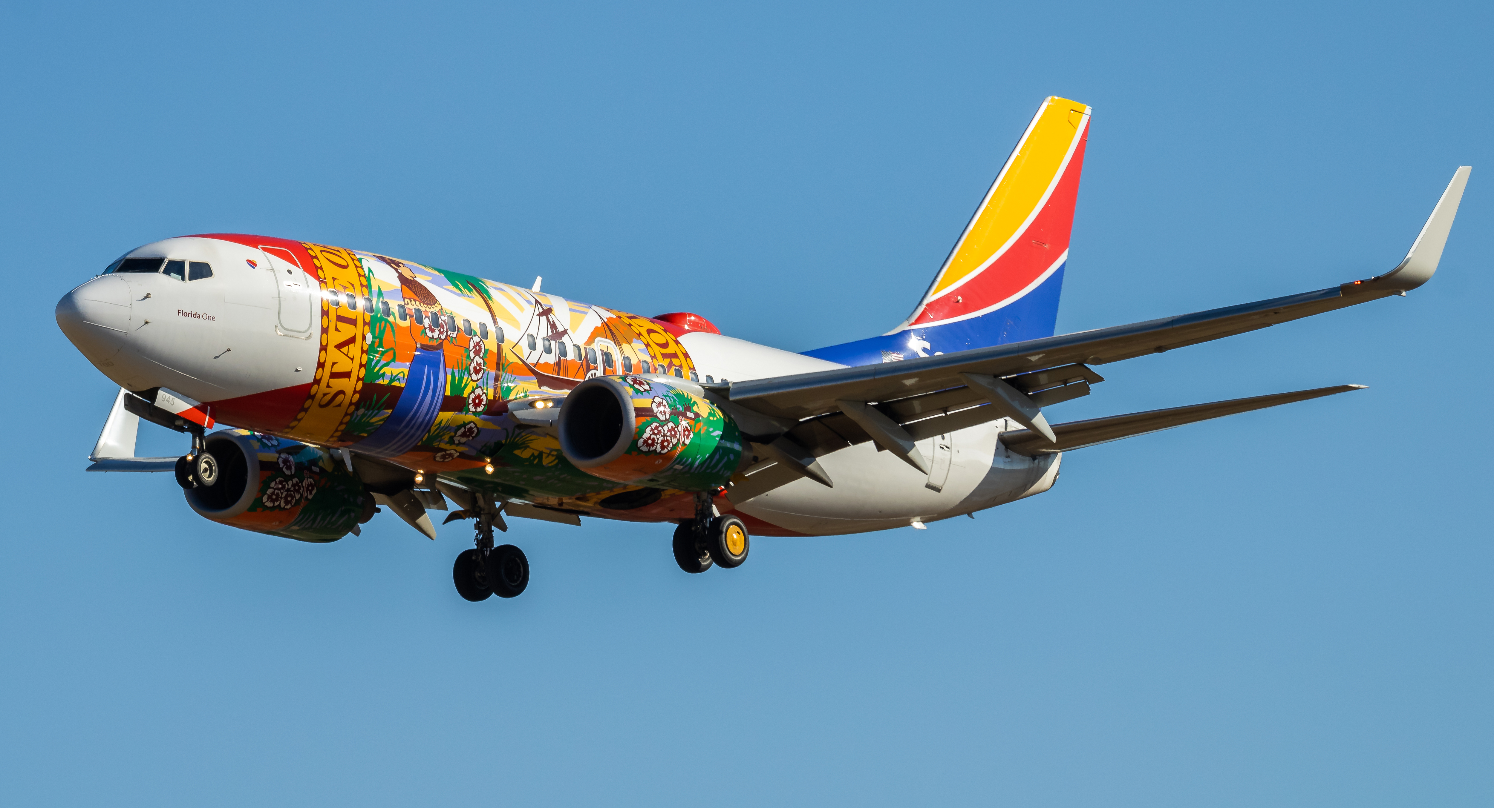 Full size: Southwest Airlines  Boeing 737-700 N945WN at Baltimore/Washington International Thurgood Marshall Airport