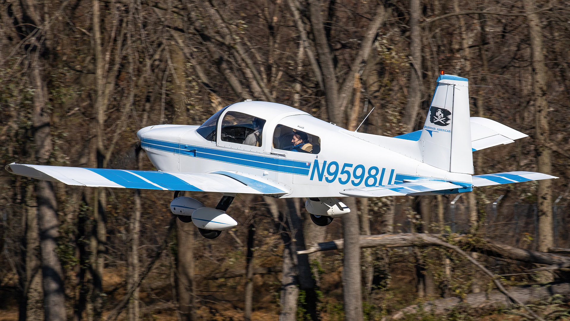 Full size: PRIVATE Grumman American AA-5A N9598U at College Park Airport