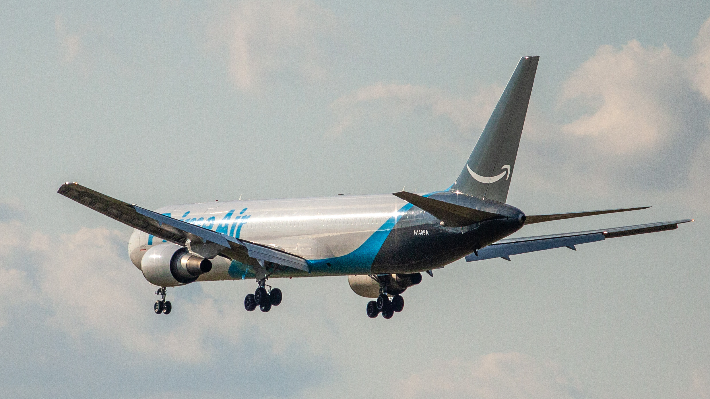 Full size: Prime Air Boeing 767-300F N1409A at Houston-George Bush Intercontinental Airport