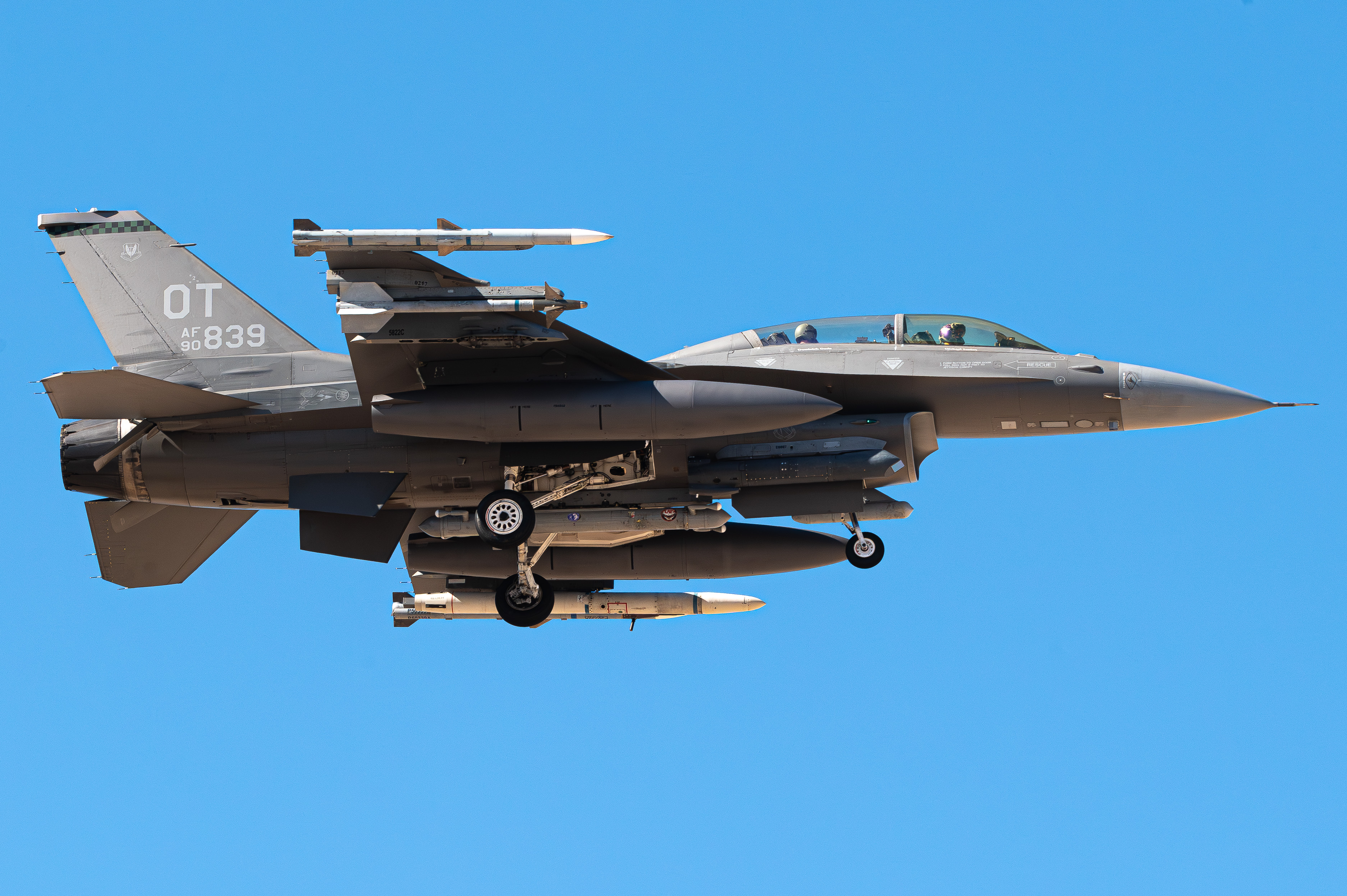 Full size: USAF - United States Air Force General Dynamics F-16 Fighting Falcon 90-0839 at Nellis Air Force Base
