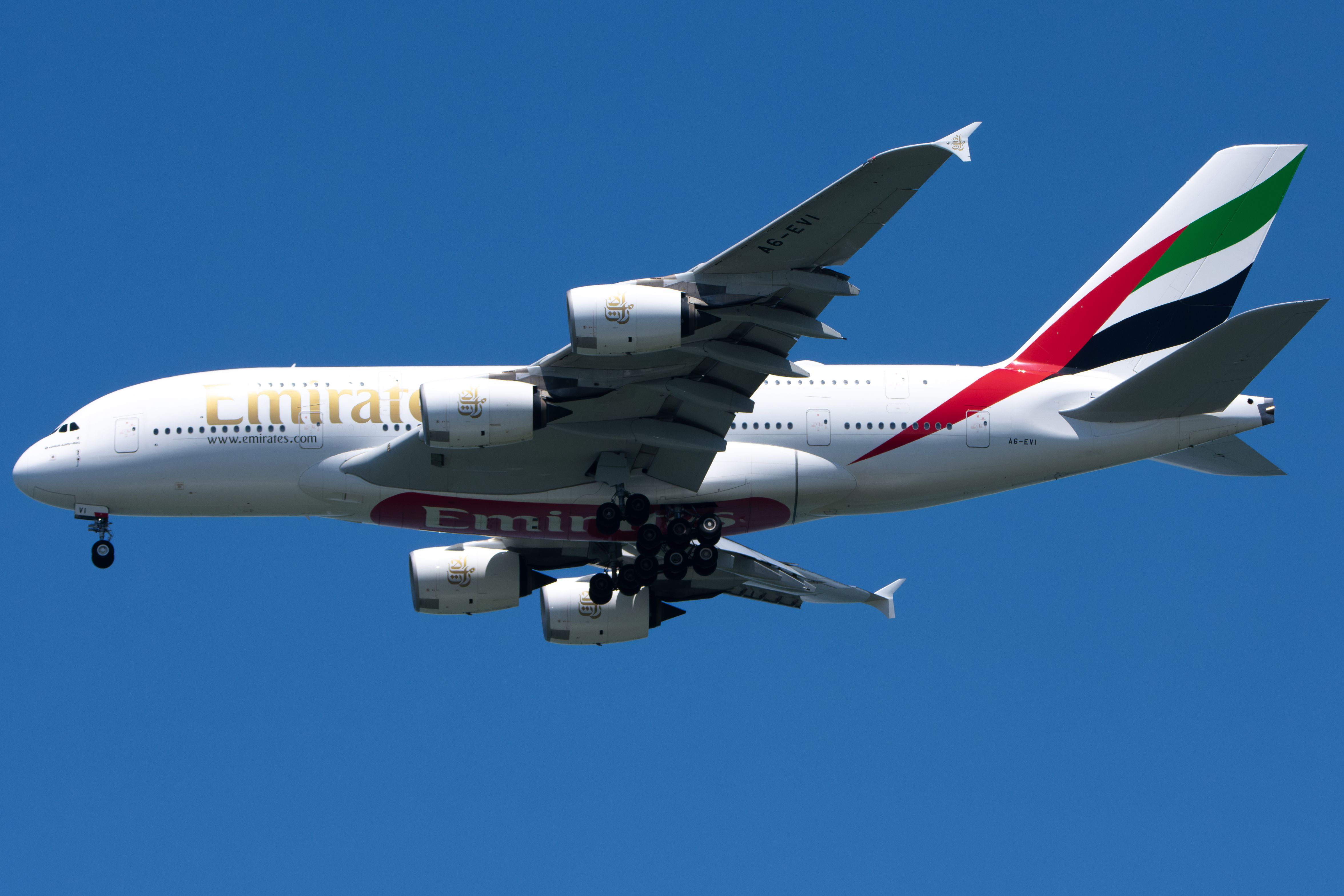 Full size: Emirates Airbus A380-800 A6-EVI at San Francisco International Airport