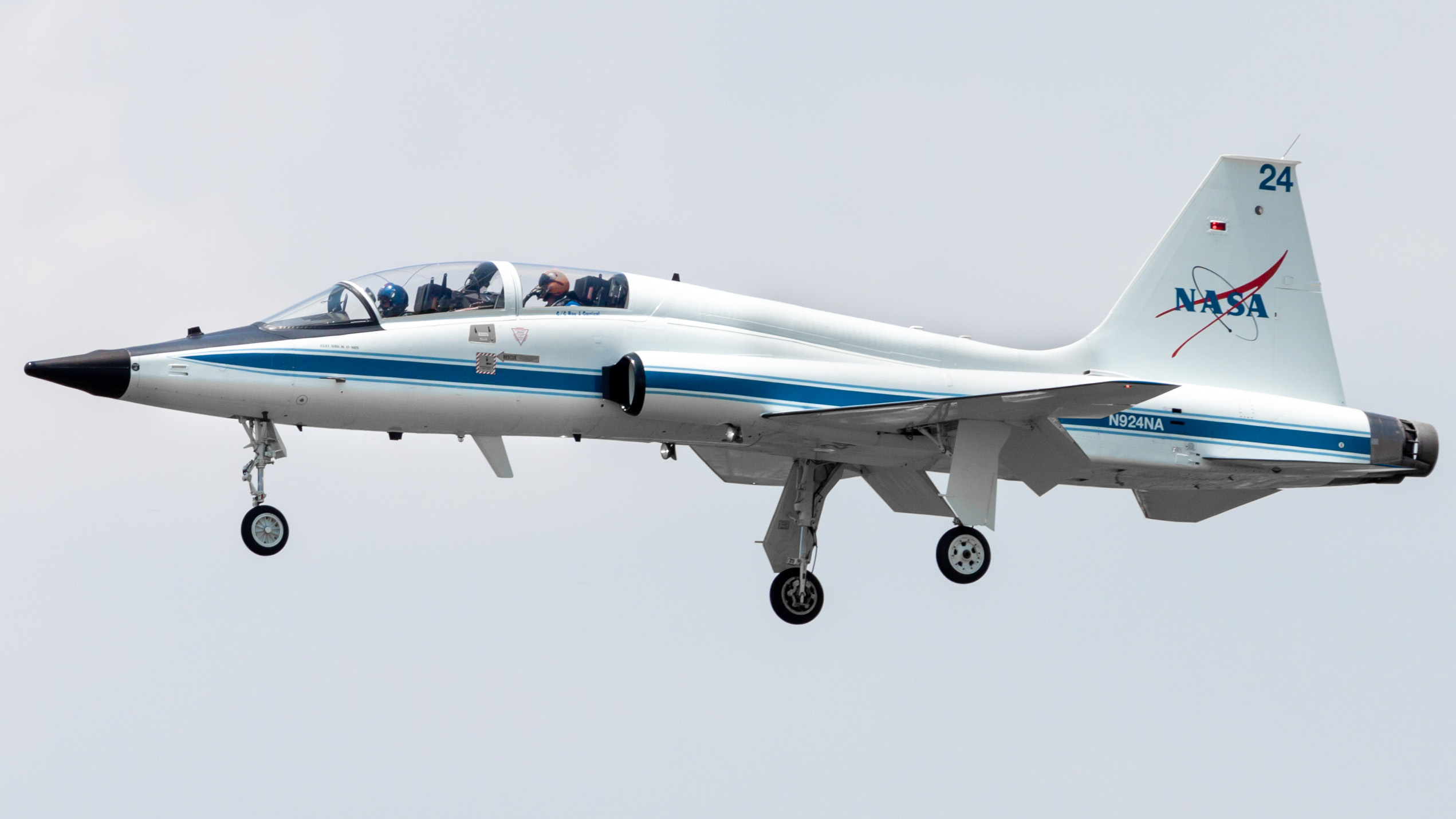 Full size: NASA Northrop T-38 Talon N924NA at Ellington Airport