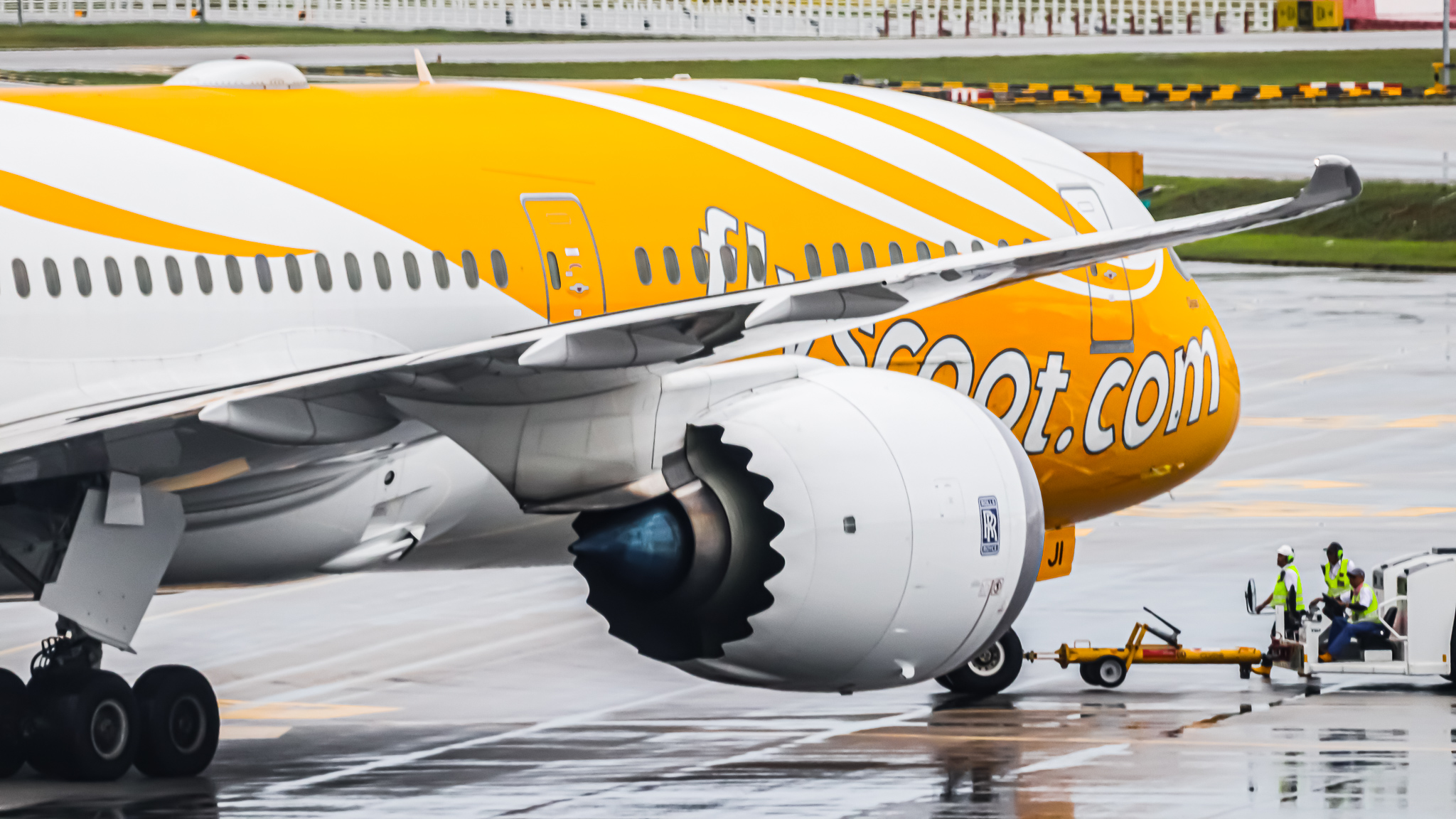 Full size: Scoot Boeing 787-9 9V-OJI at Singapore-Changi Airport