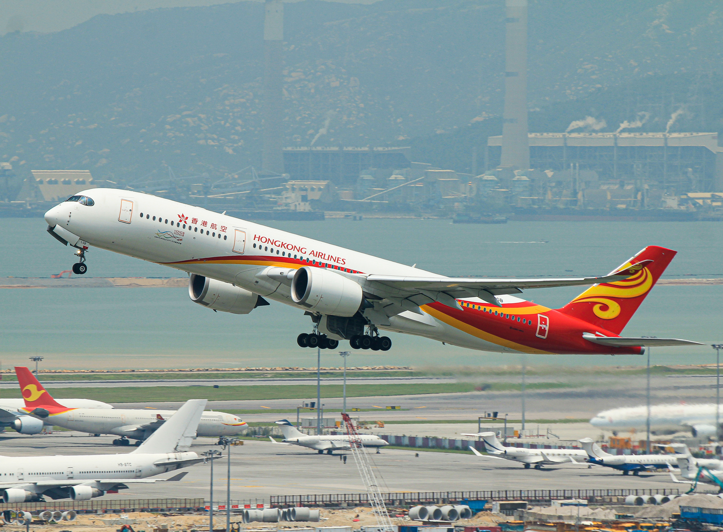 Full size: Hong Kong Airlines Airbus A350-900 B-LGB at Hong Kong International Airport