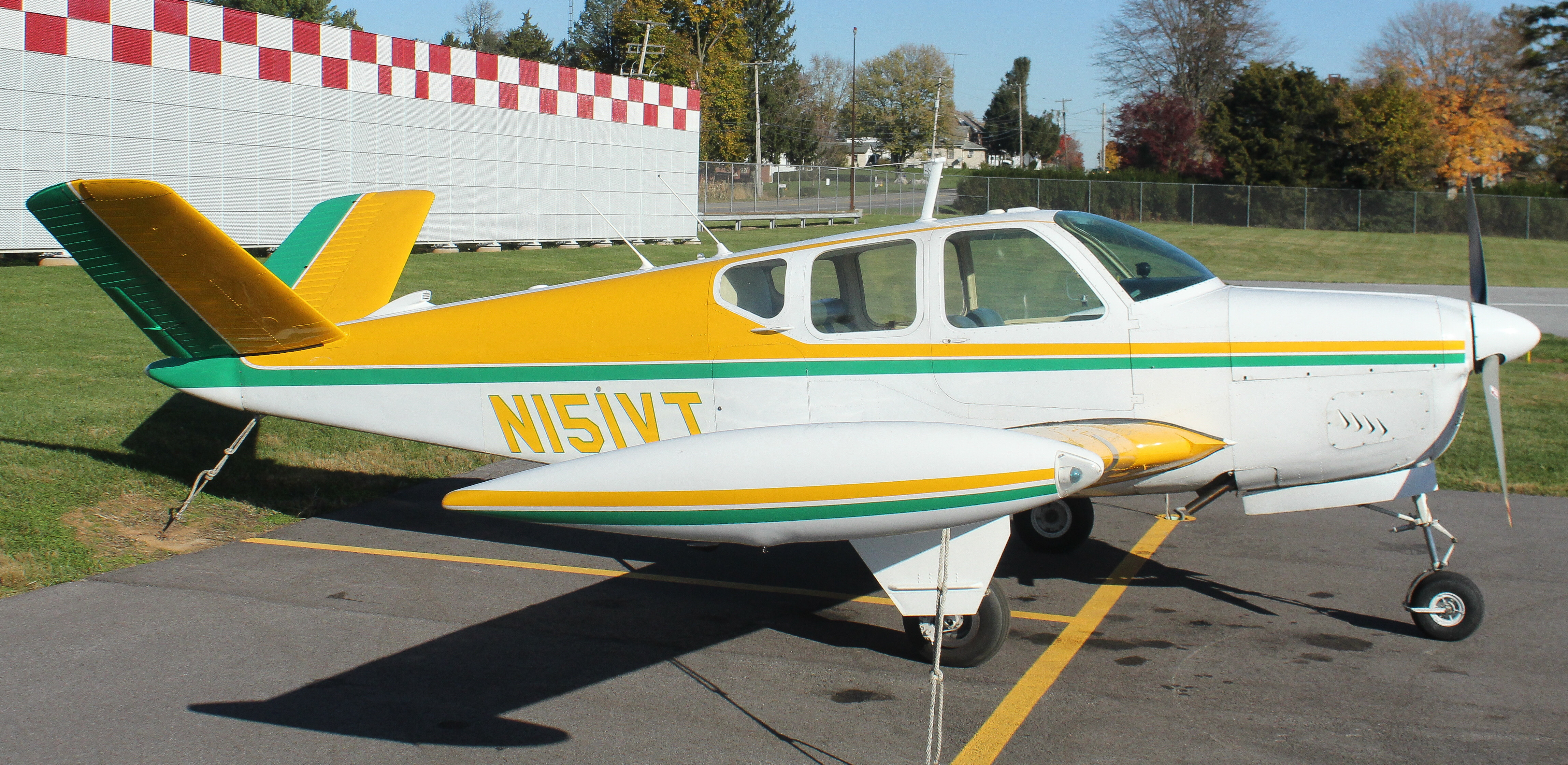 Full size: PRIVATE Beechcraft 35 Bonanza  N151Vt at York Airport