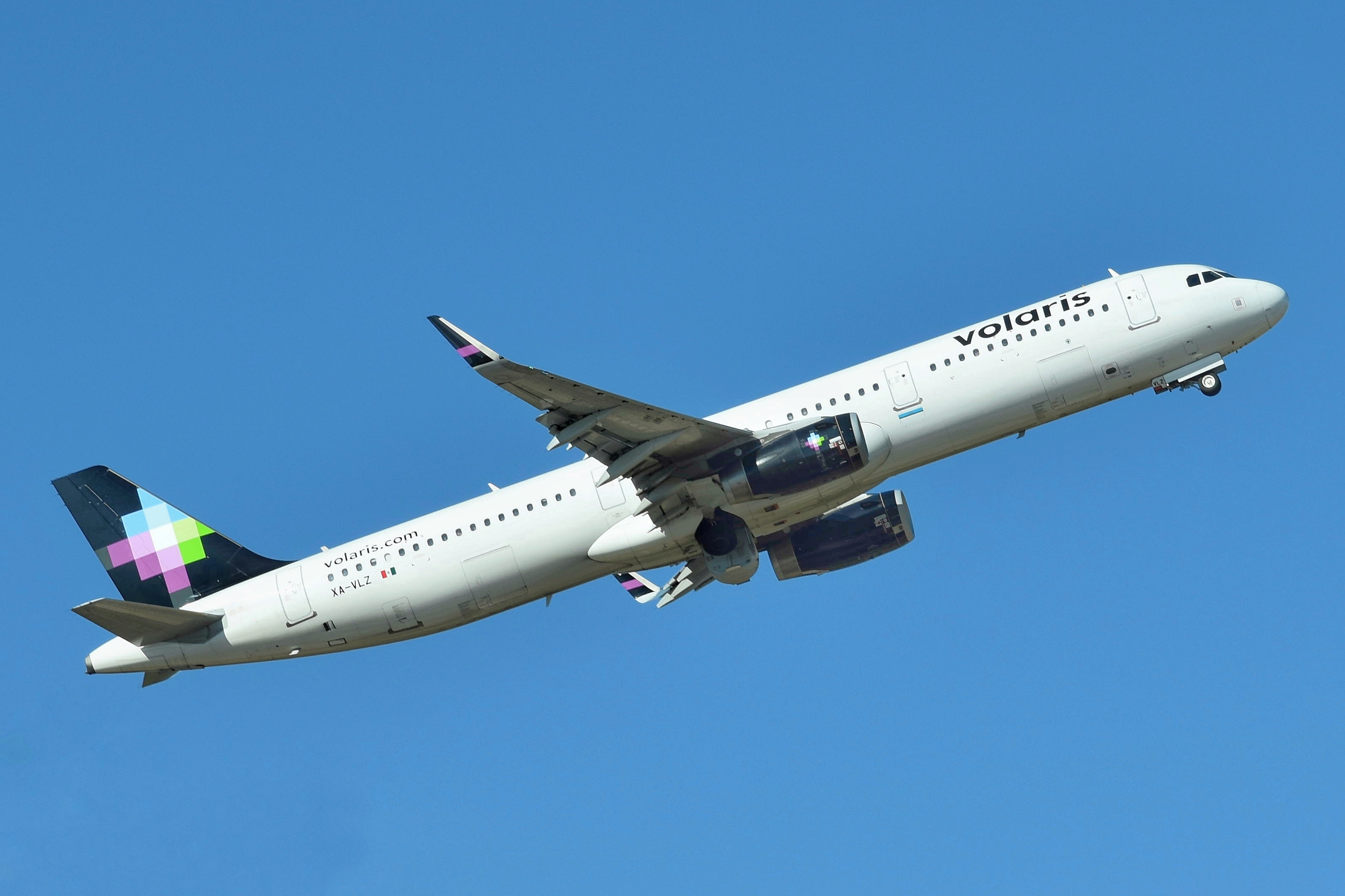 Full size: Volaris Airbus A321-200 XA-VLZ at San Jose del Cabo Los Cabos International Airport