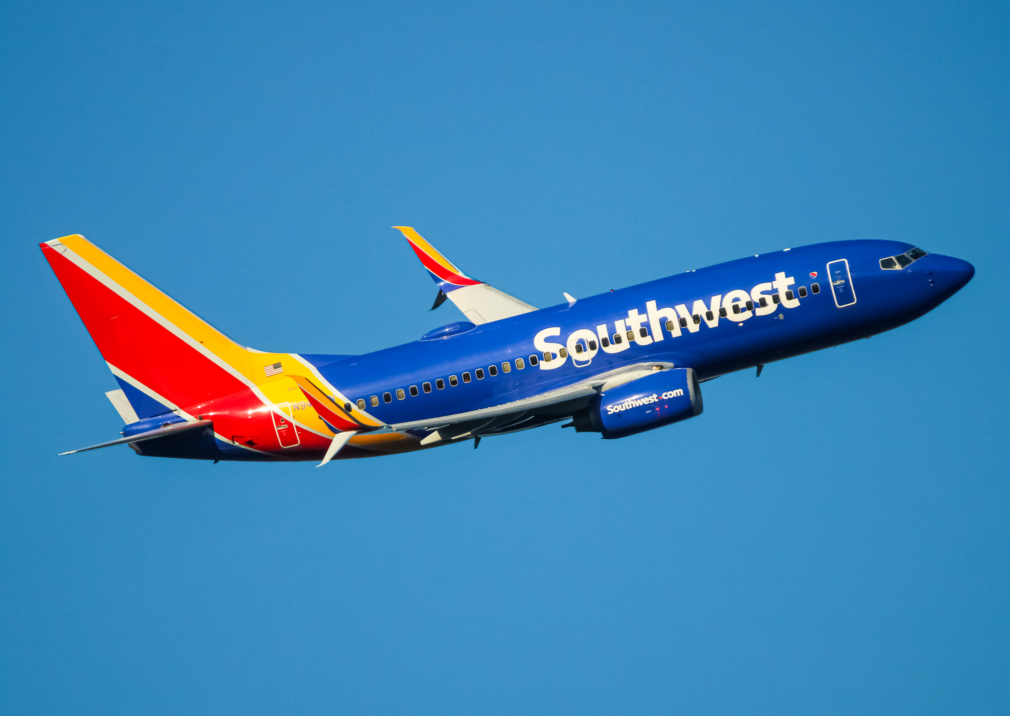 Full size: Southwest Airlines Boeing 737-700 N940WN at Baltimore/Washington International Thurgood Marshall Airport
