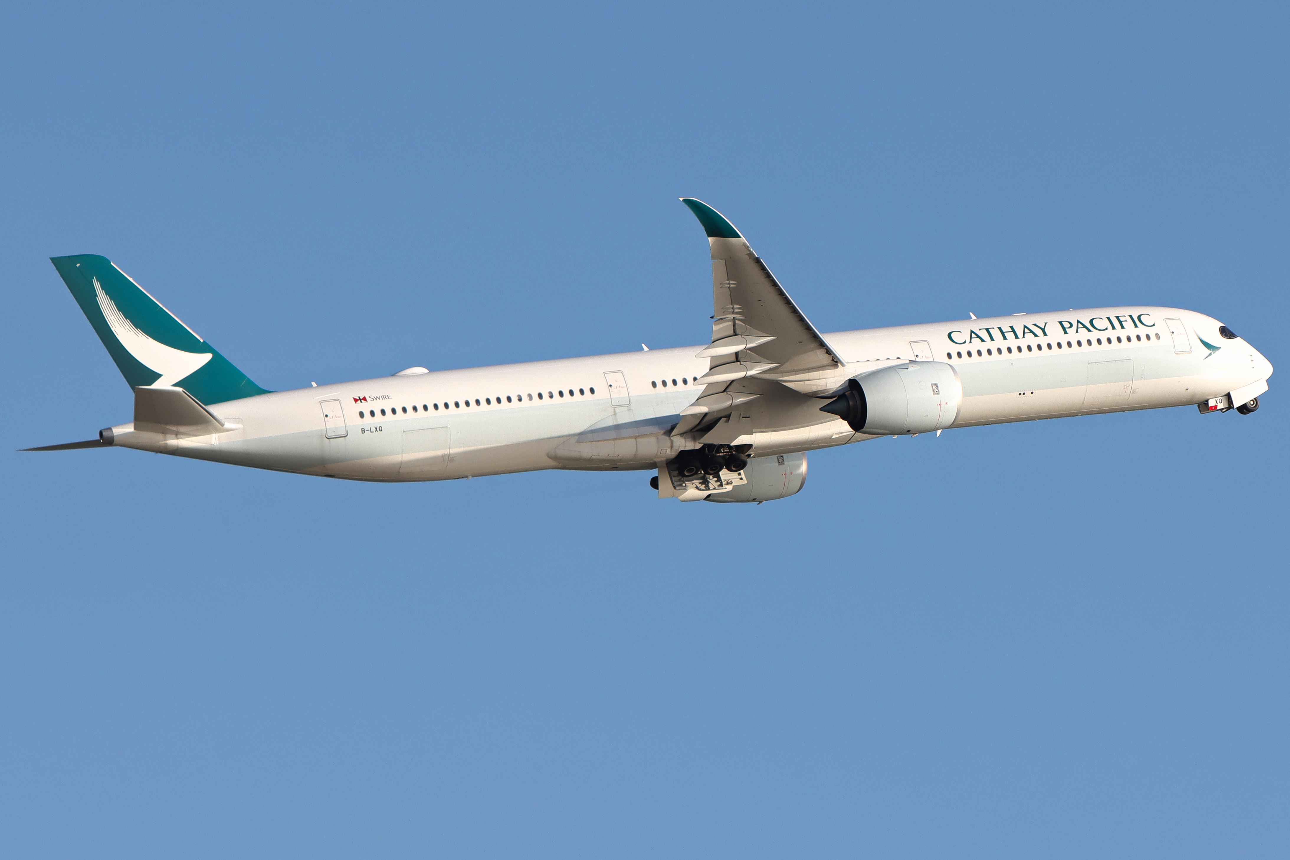 Full size: Cathay Pacific Airbus A350-1000 B-LXQ at Hong Kong International Airport