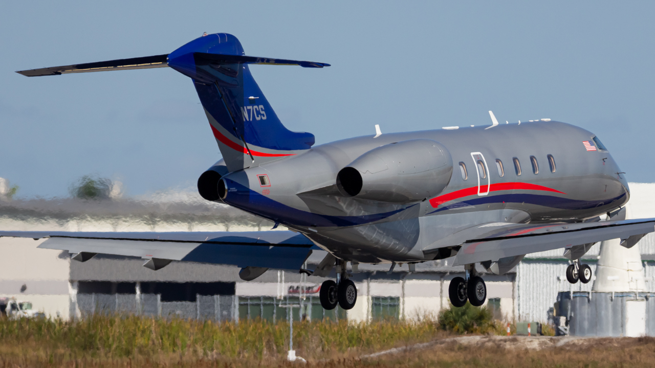 Full size: PRIVATE Bombardier Challenger 300 N7CS at Naples Municipal Airport