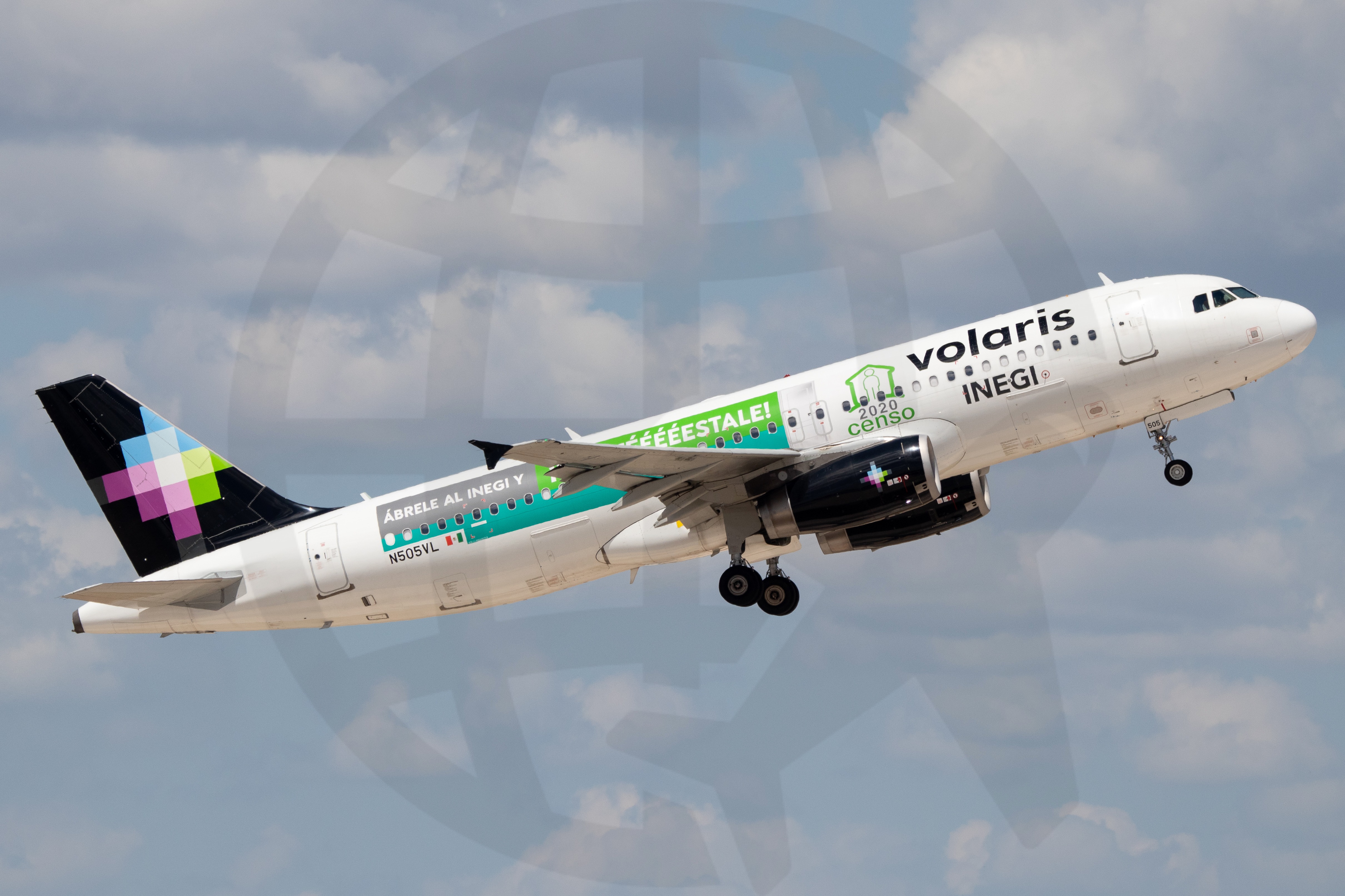 Full size: Volaris Airbus A320 N505VL at San Antonio International Airport