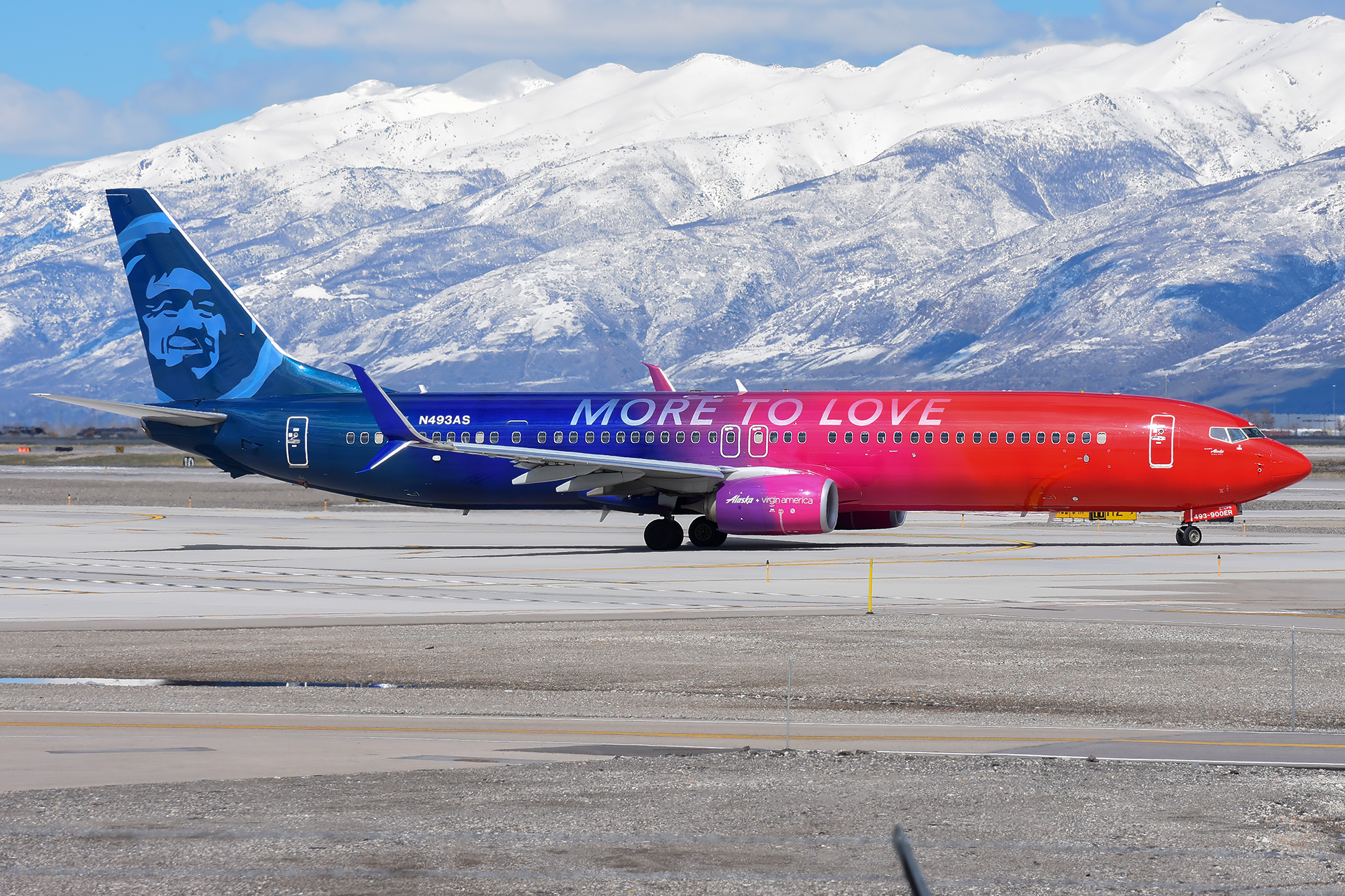 Full size: Alaska Airlines Boeing 737-900ER N493AS at Salt Lake City International Airport