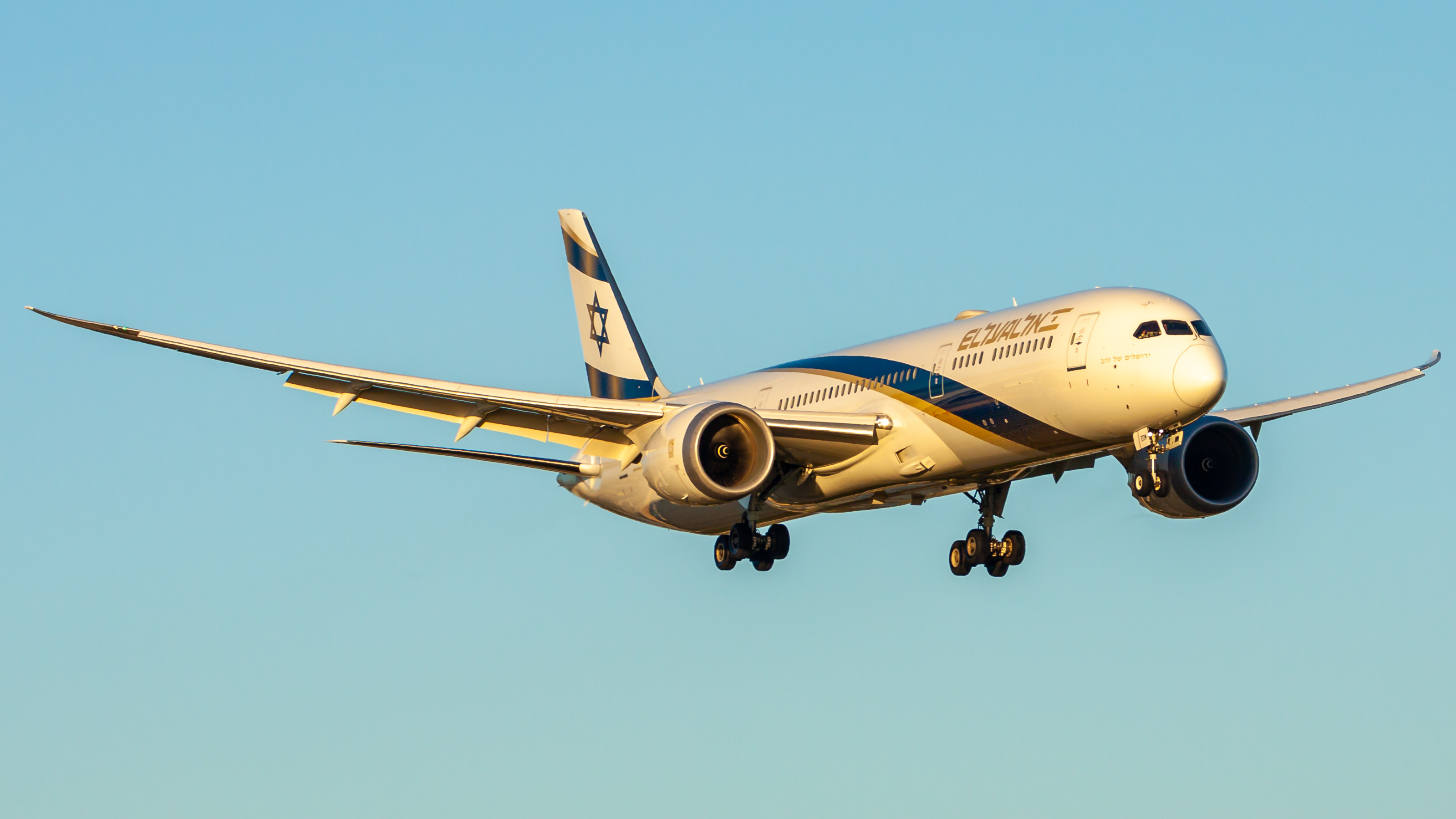 Full size: El Al Boeing 787-9 4X-EDM at Miami International Airport
