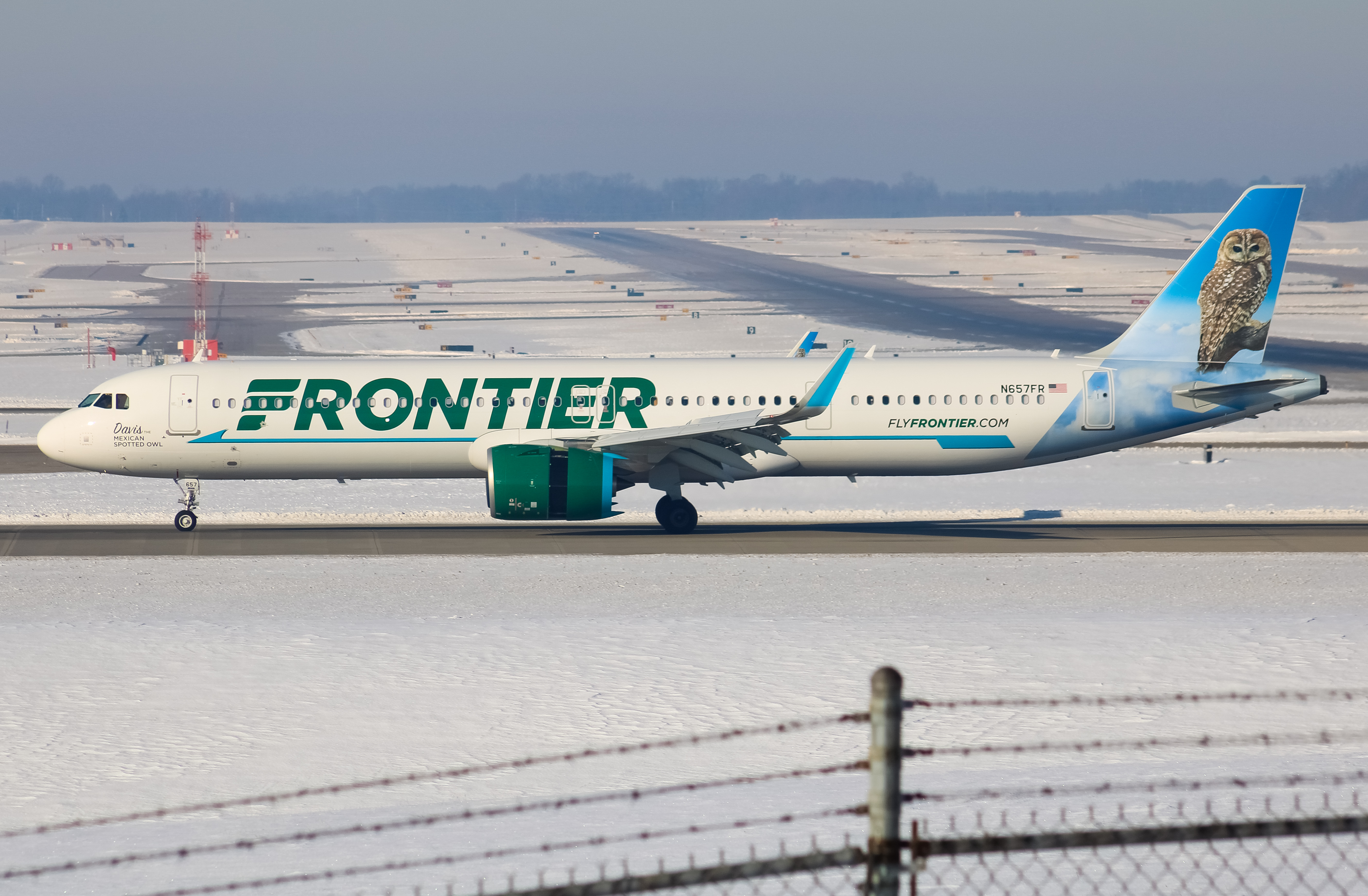 Full size: Frontier Airlines Airbus A321NEO N657FR at Cincinnati/Northern Kentucky International Airport
