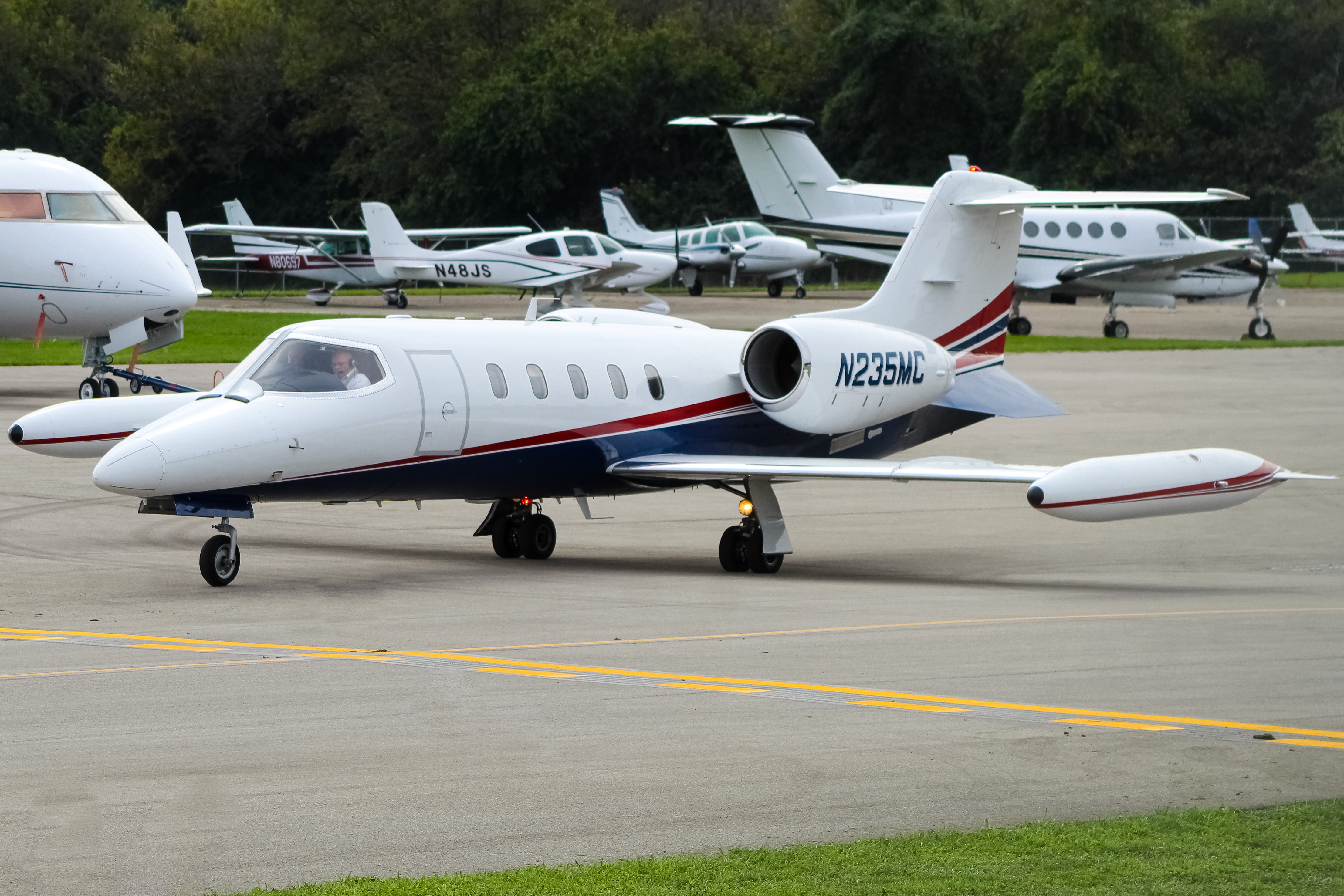 Full size: PRIVATE  Learjet 35 N235MC at Cincinnati Municipal Airport/Lunken Field