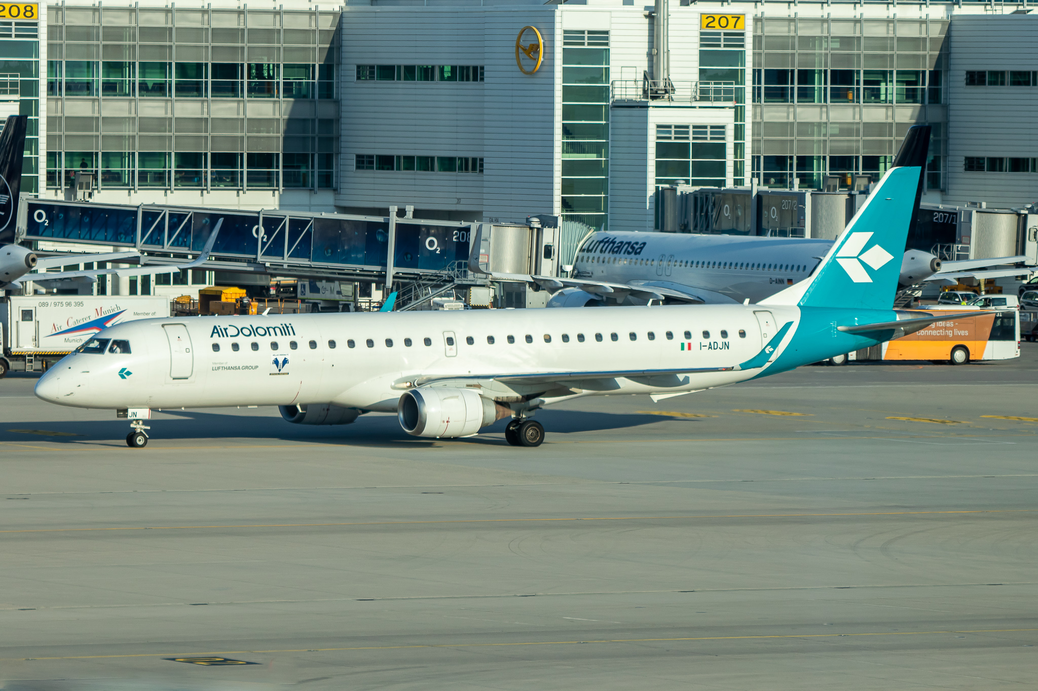 Full size: Air Dolomiti Embraer E195 I-ADJN at Munich International Airport