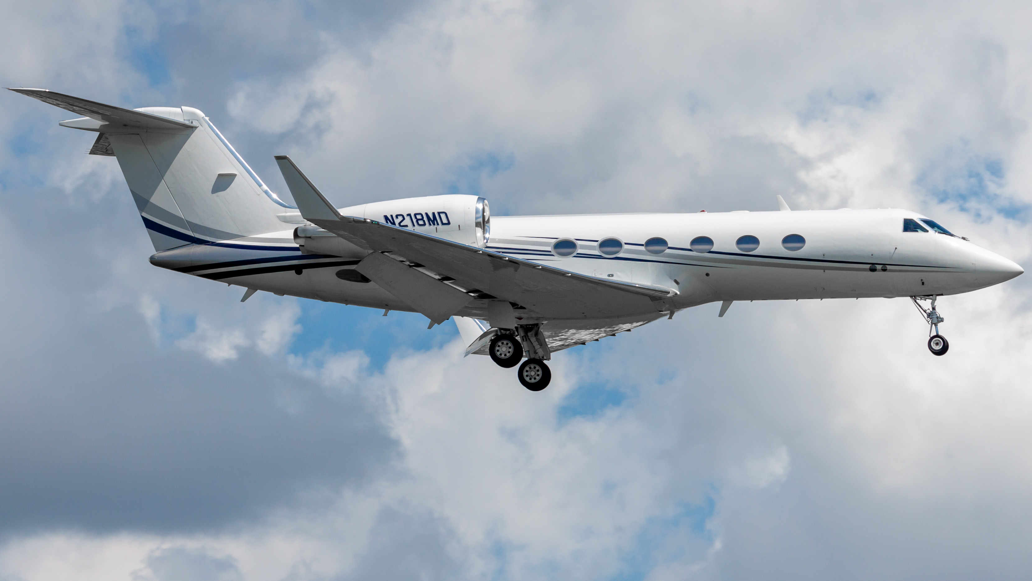 Full size: PRIVATE Gulfstream IV N218MD at William P Hobby Airport