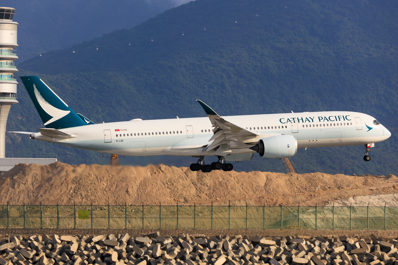 Full size: Cathay Pacific Airbus A350-900 B-LQE at Hong Kong International Airport