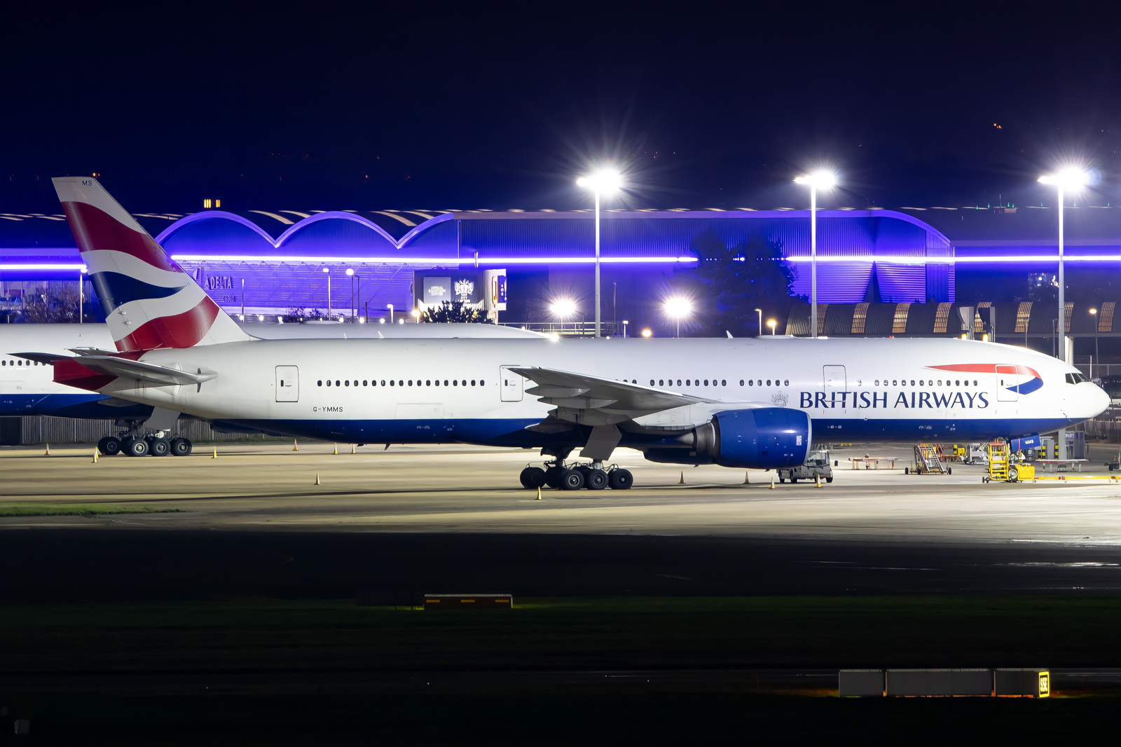 Full size: British Airways Boeing 777-200ER G-YMMS at London Heathrow International Airport
