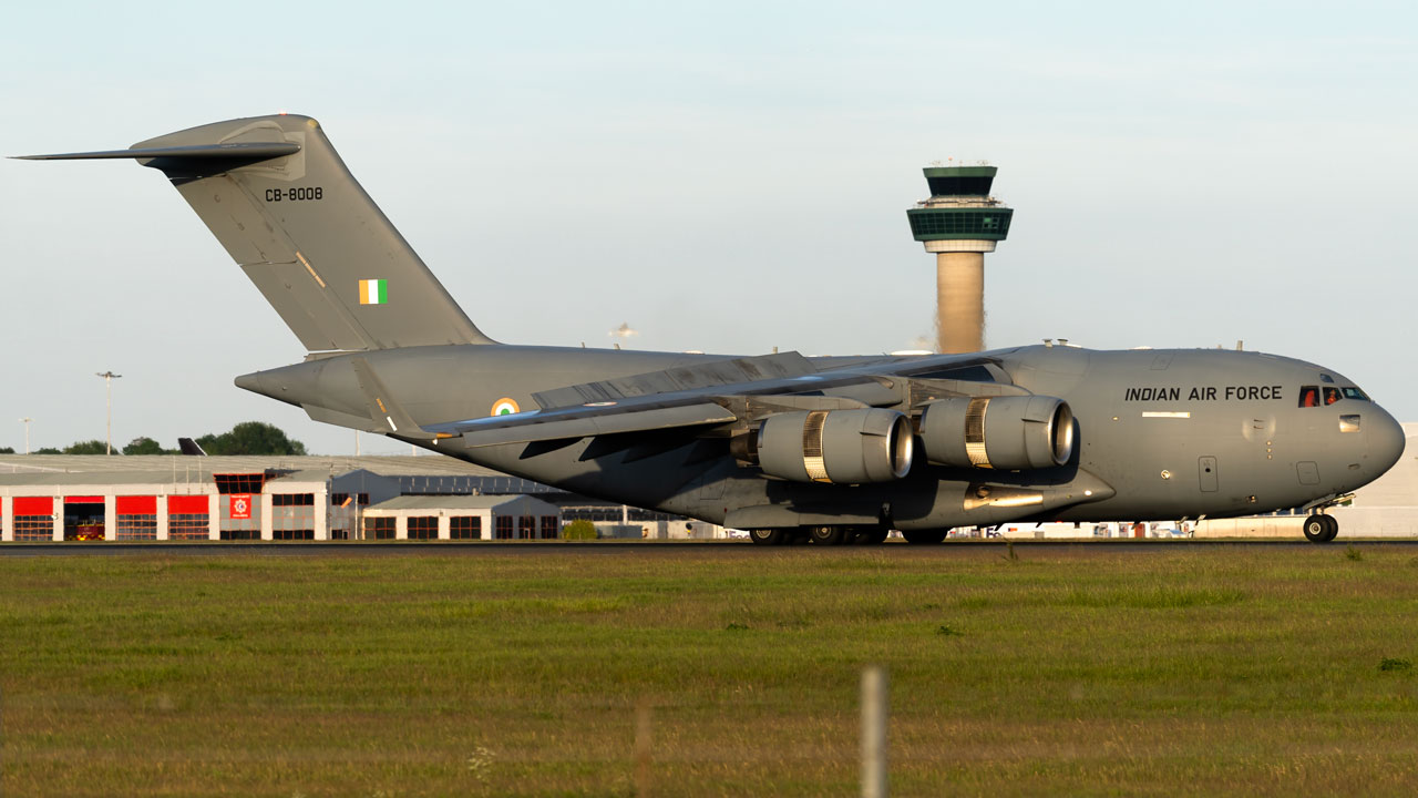 Full size: Indian Air Force  Boeing C-17 Globemaster III CB-8008 at London Stansted Airport