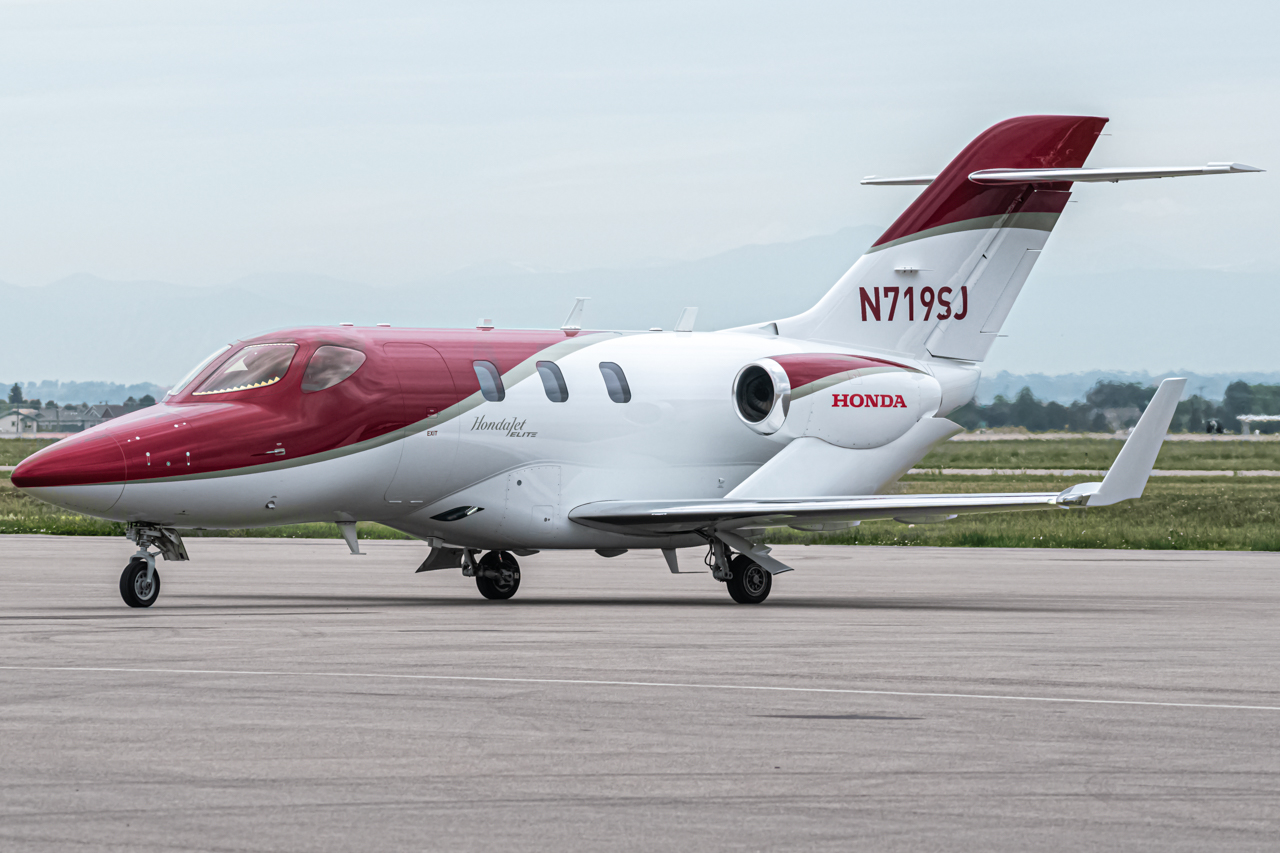 Full size: Volato Honda HA-420 N719SJ at Northern Colorado Regional Airport