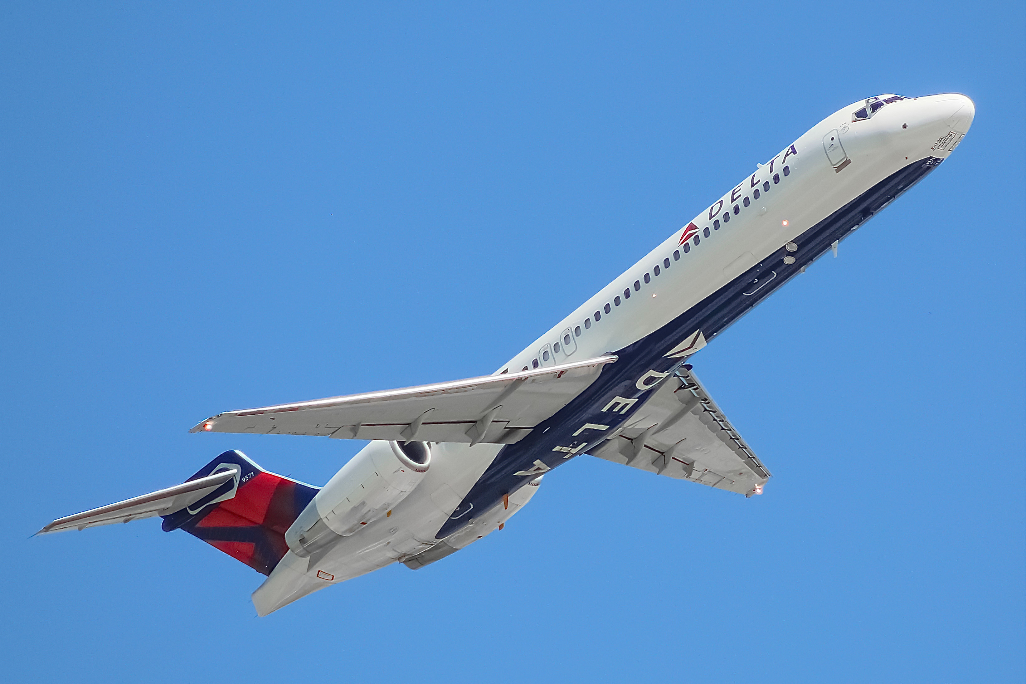 Full size: Delta Airlines Boeing 717-200 N928AT at Chicago O'Hare International Airport