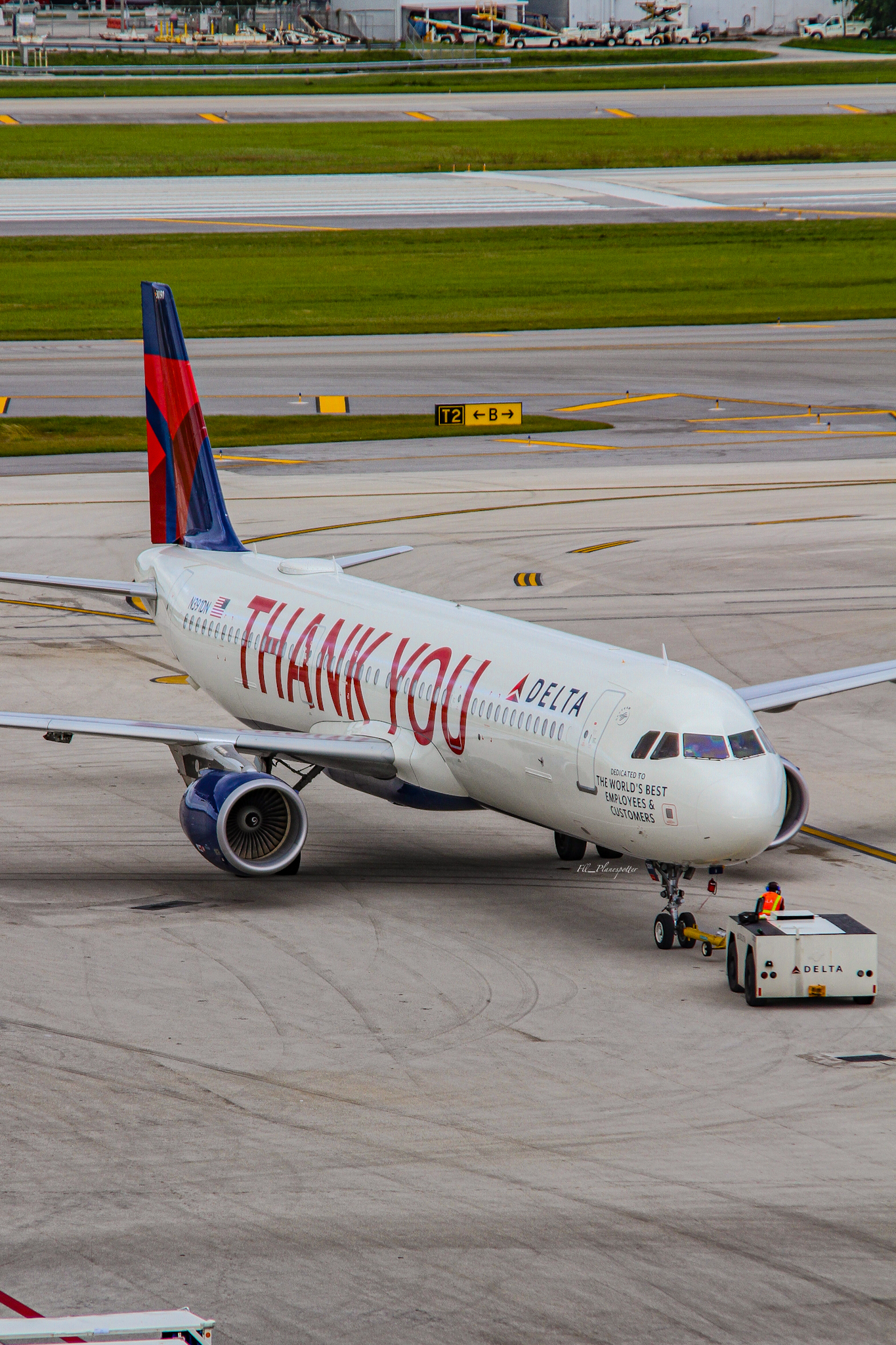 Full size: Delta Airlines Airbus A321-200 N391DN at Fort Lauderdale/Hollywood International Airport