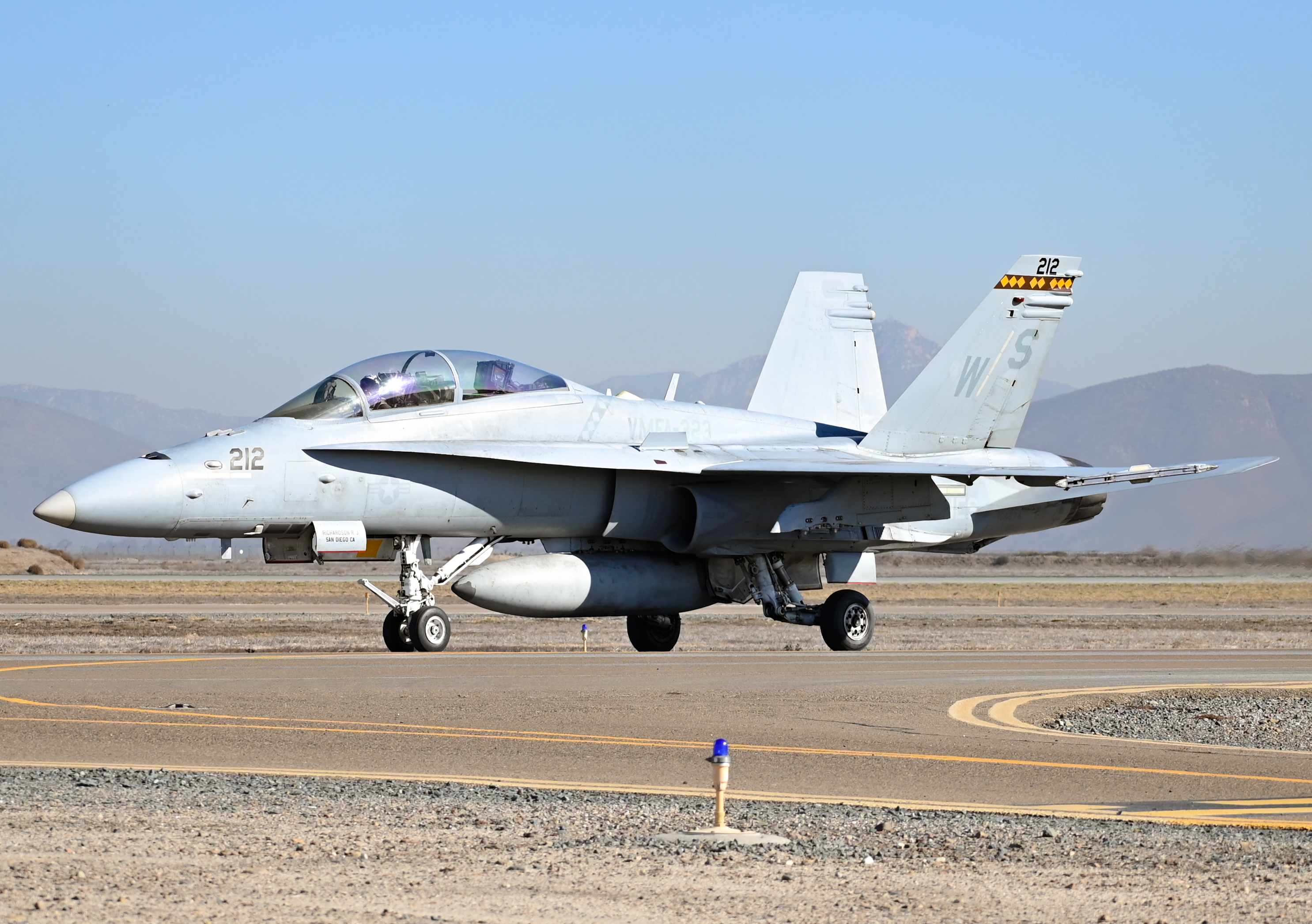 Full size: USMC - United States Marine Corp McDonnel Douglas F/A-18 Hornet 164674 at Brown Field Municipal Airport