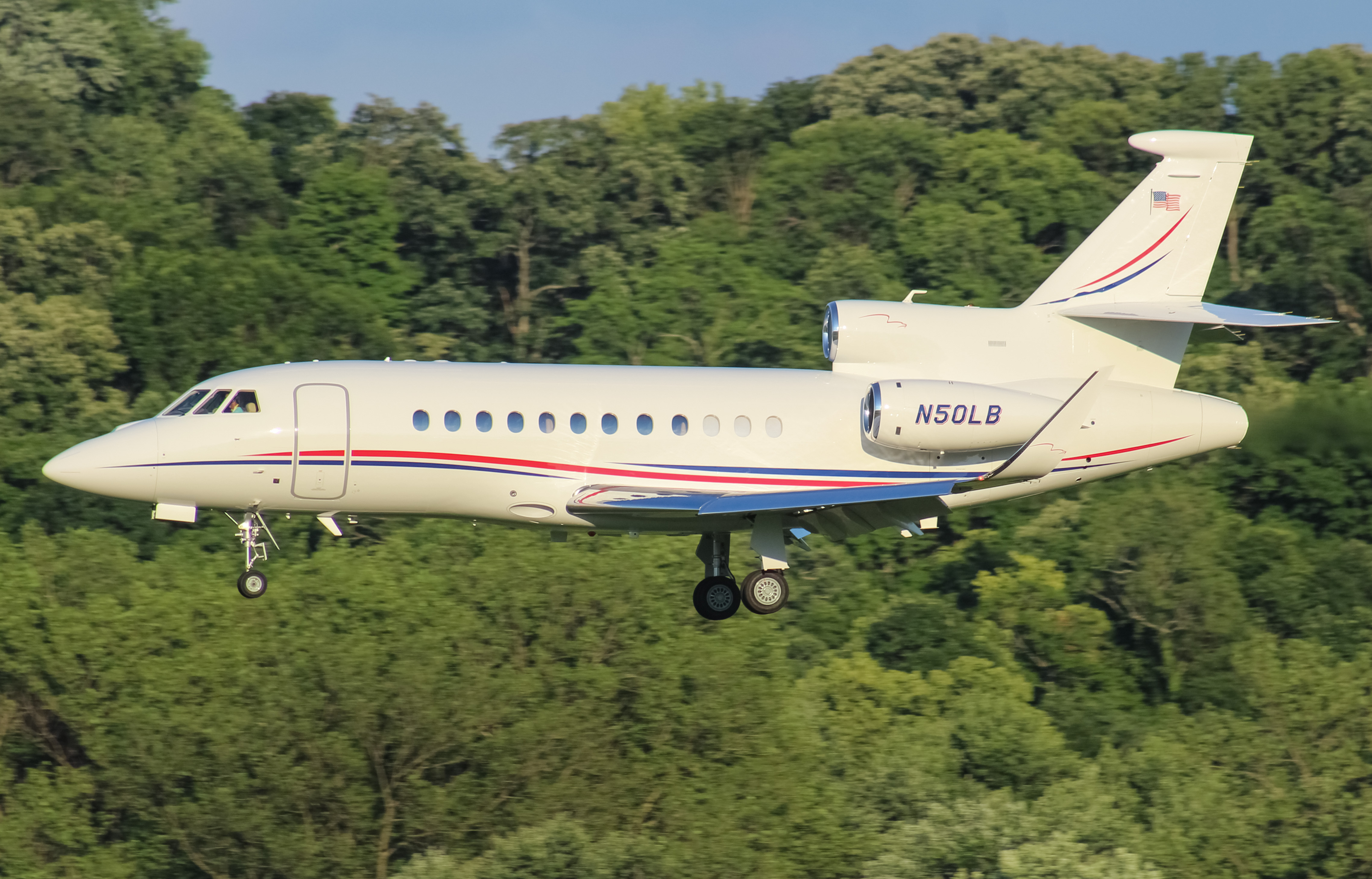 Full size: PRIVATE  Dassault Falcon 900EX N50LB at Cincinnati Municipal Airport/Lunken Field