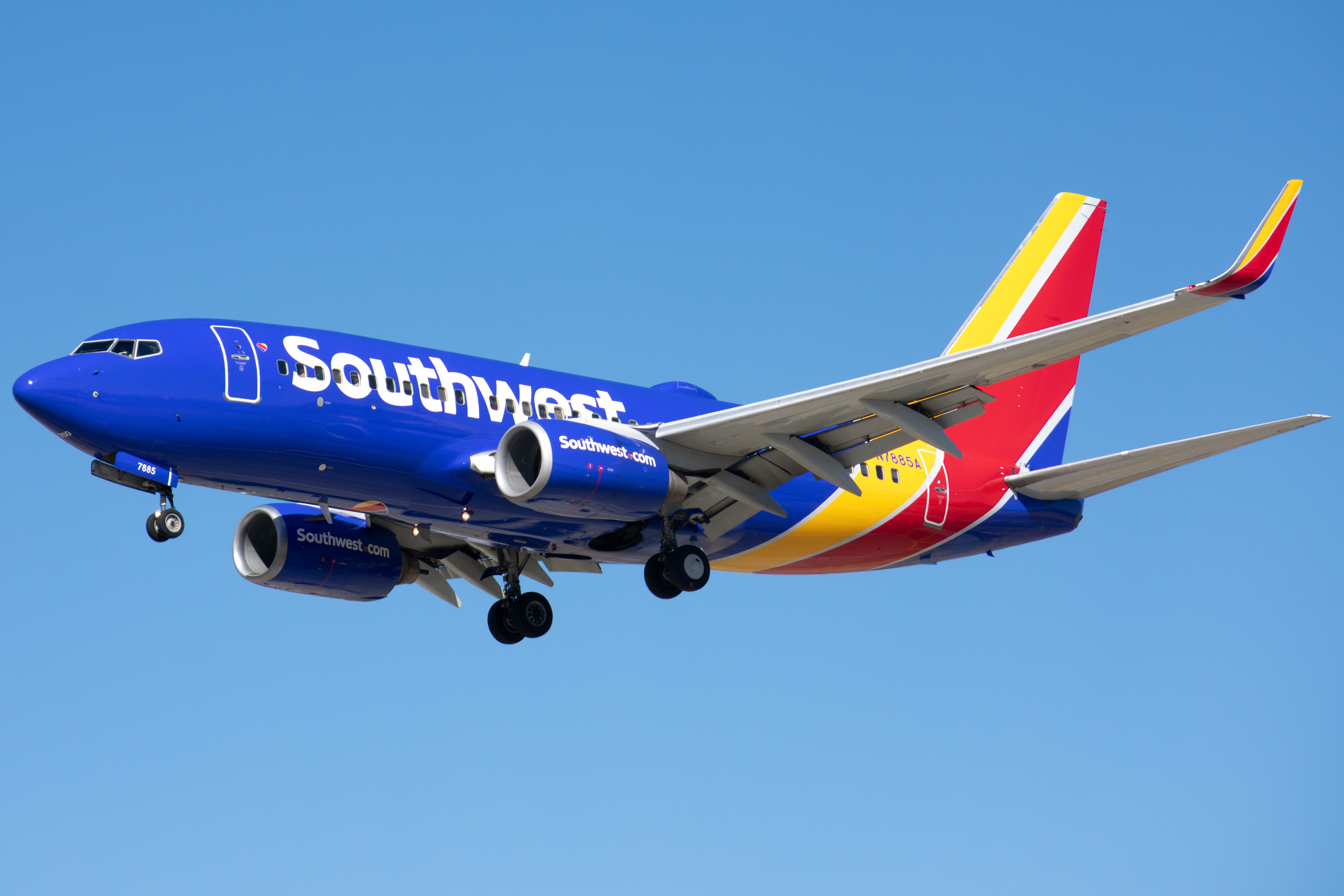 Full size: Southwest Airlines Boeing 737-700 N7885A at Norman Y Mineta San Jose International Airport