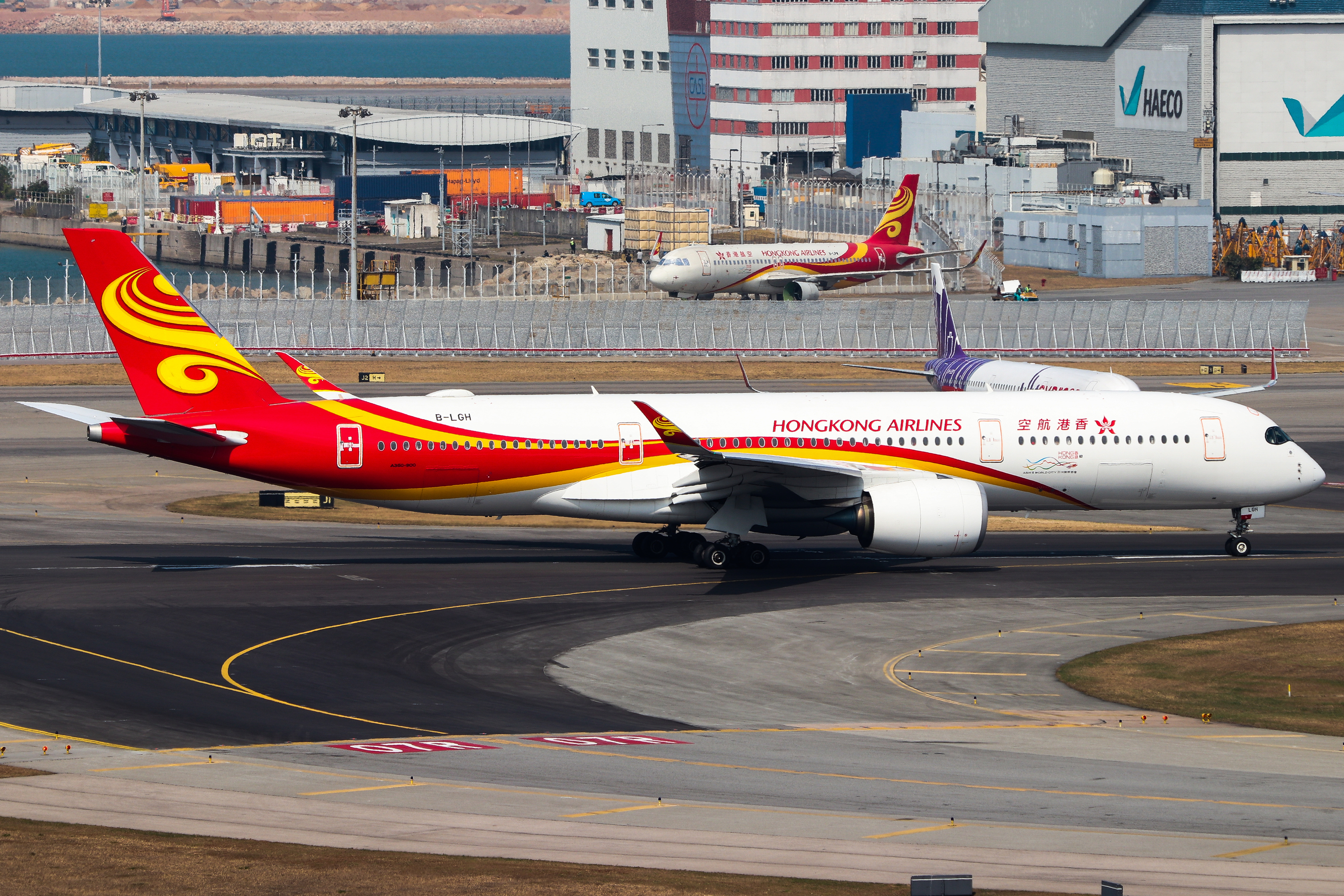 Full size: Hong Kong Airlines Airbus A350-900 B-LGH at Hong Kong International Airport