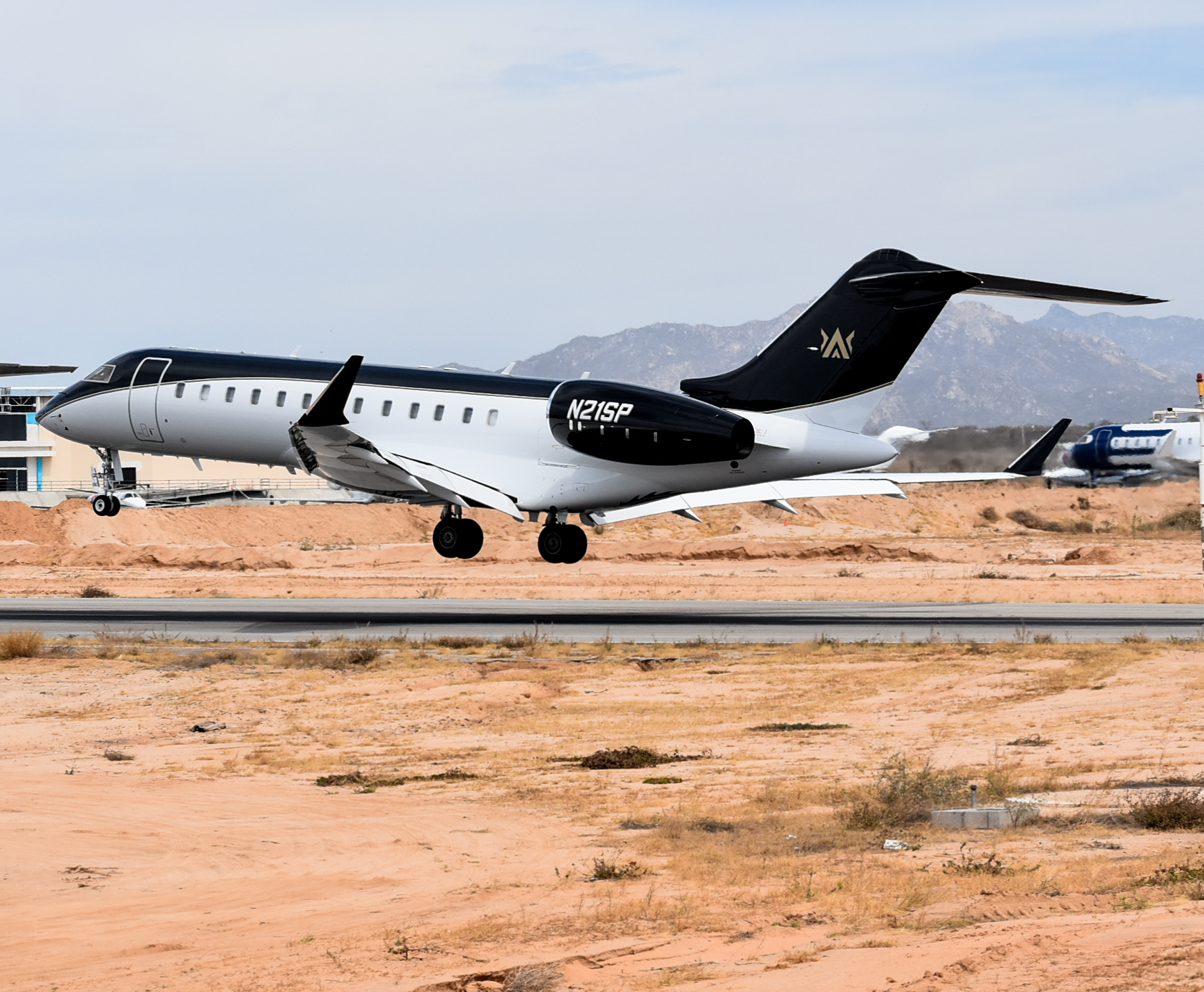 Full size: GPS 1 LLC Bombardier Global Express N21SP at Aeropuerto de Cabo San Lucas Internacional