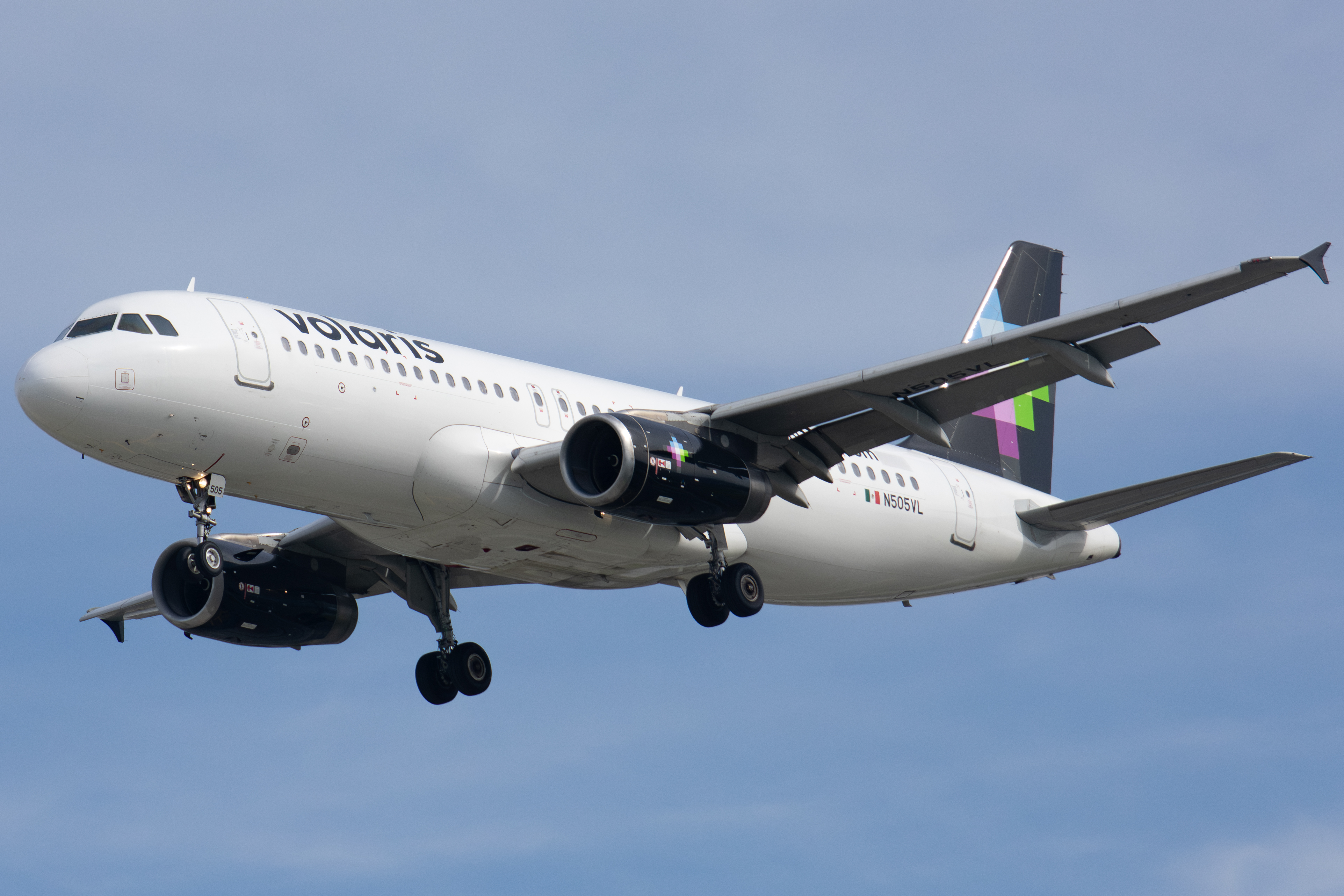 Full size: Volaris Airbus A320 N505VL at Norman Y Mineta San Jose International Airport