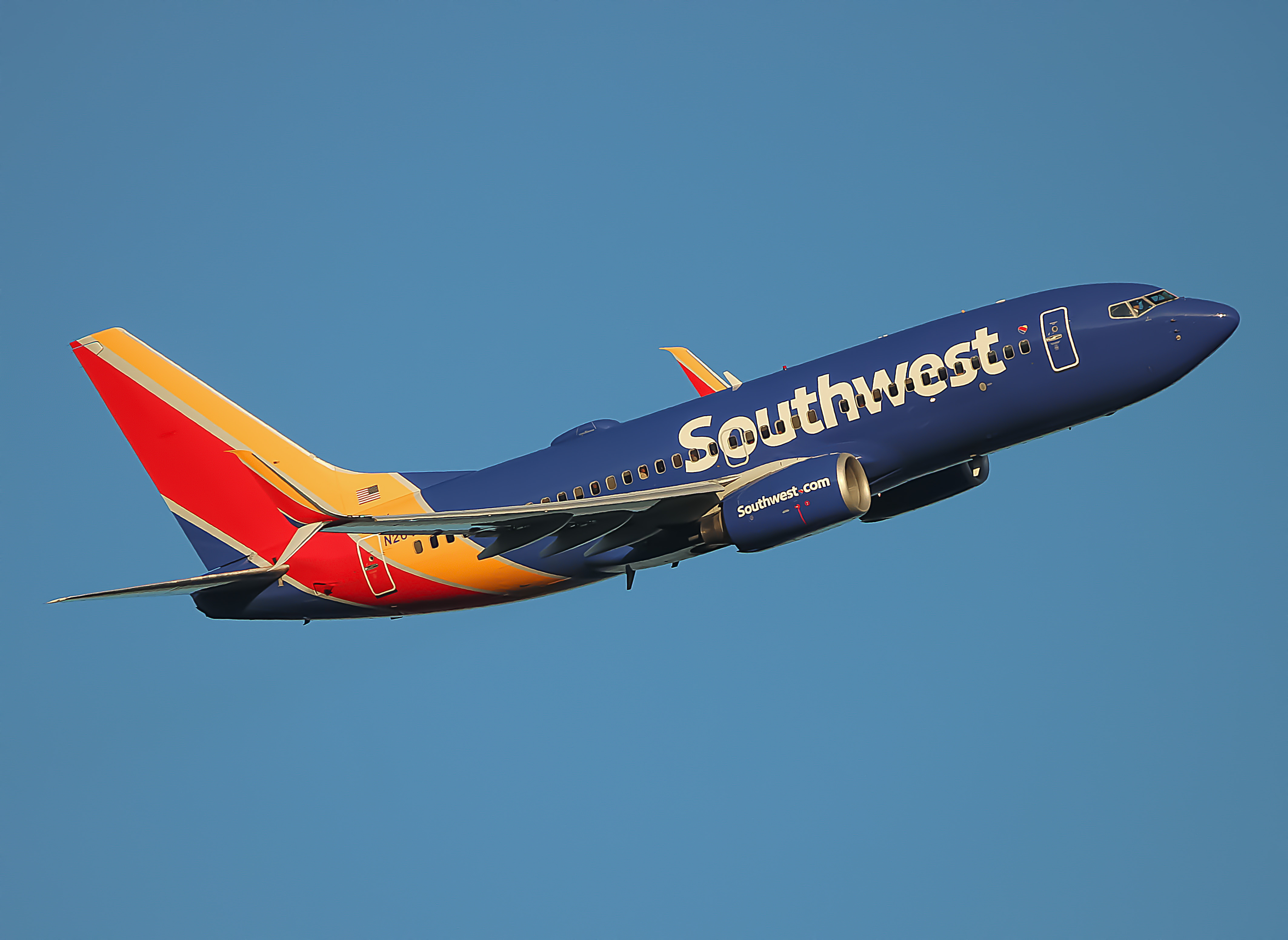 Full size: Southwest Airlines Boeing 737-700 N264LV at Baltimore/Washington International Thurgood Marshall Airport