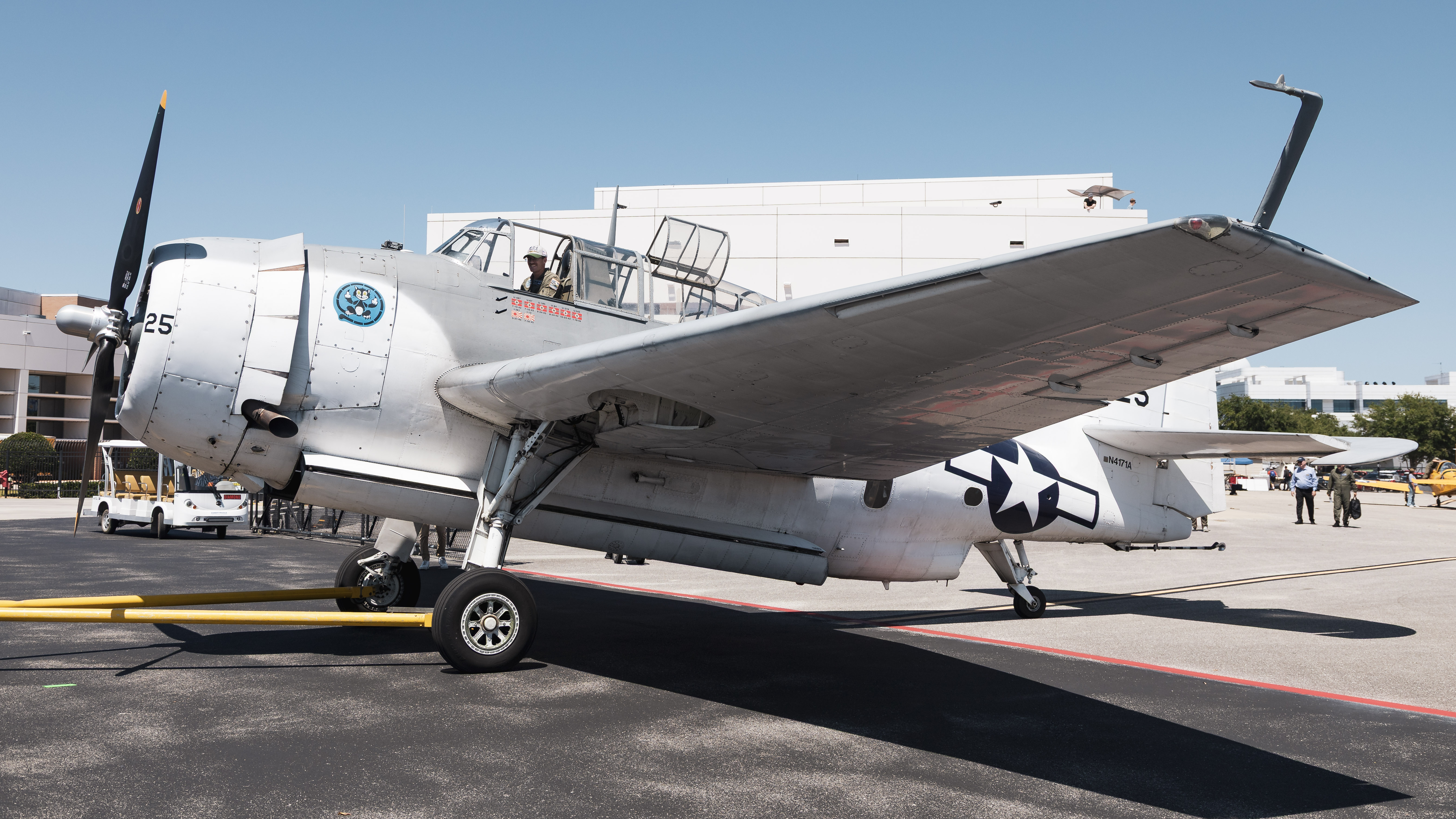 Full size: PRIVATE Grumman TBM Avenger N4171A at Daytona Beach International Airport