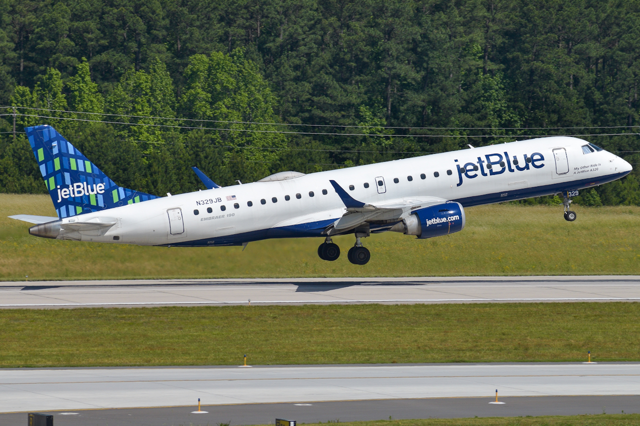 Full size: JetBlue Airways Embraer E190AR N329JB at Raleigh-Durham International Airport