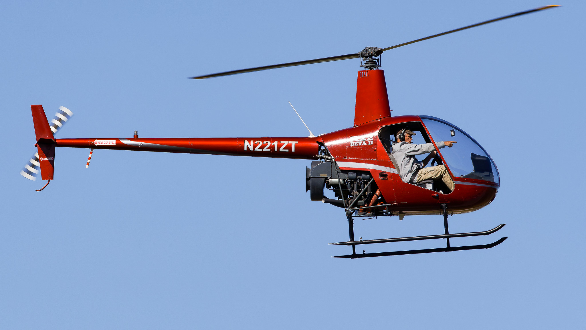 Full size: PRIVATE Robinson R22 N221ZT at Tampa Executive Airport