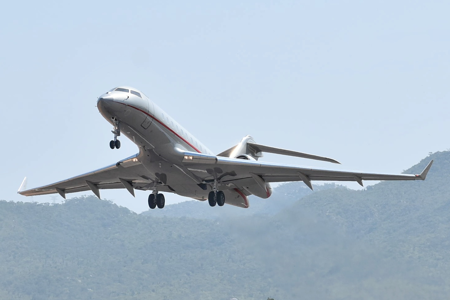 Full size: VistaJet Bombardier Global 5000 N502VJ at Aeropuerto de Cabo San Lucas Internacional