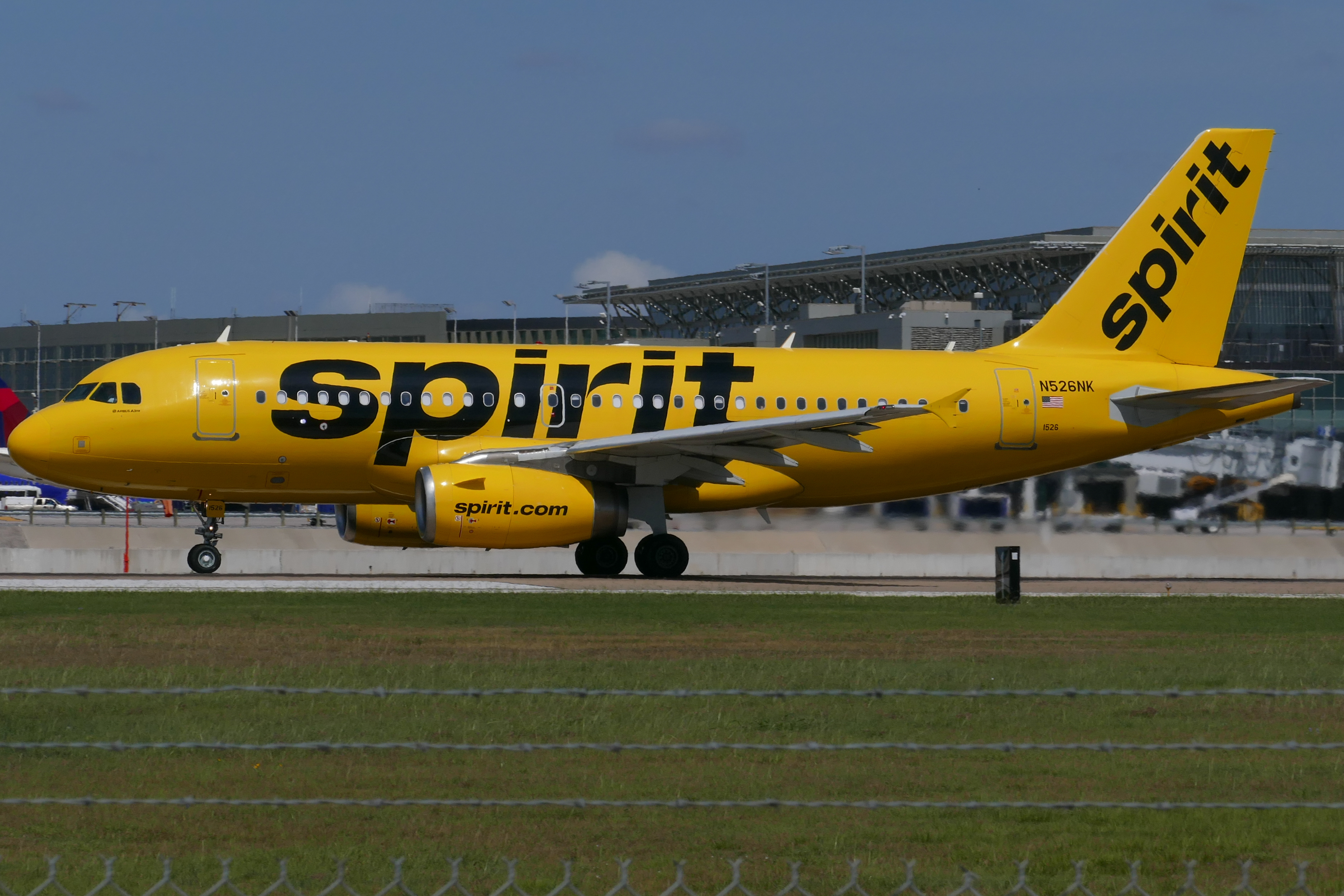 Full size: Spirit Airlines Airbus A319 N526NK at Austin-Bergstrom International Airport
