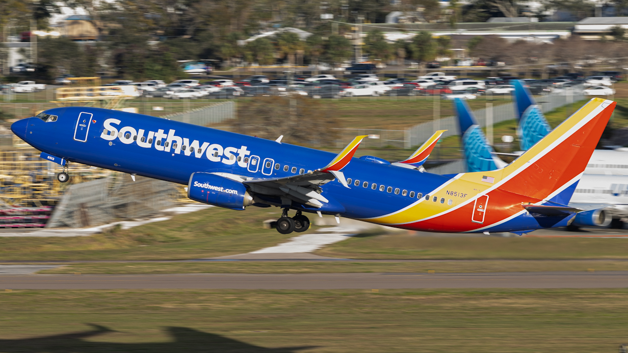 Full size: Southwest Airlines Boeing 737-800 N8513F at Tampa International Airport