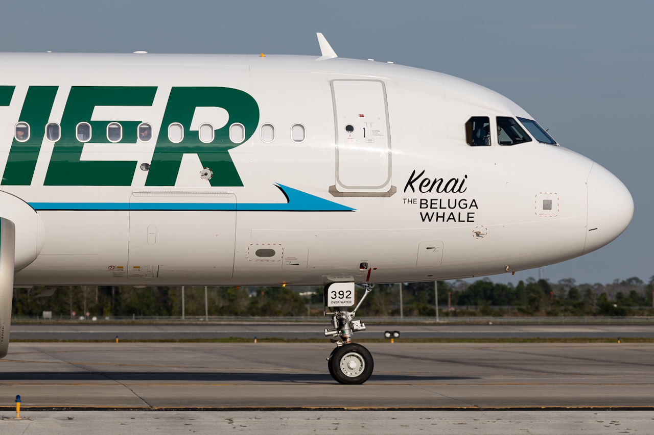 Full size: Frontier Airlines Airbus A320NEO N392FR at Orlando International Airport