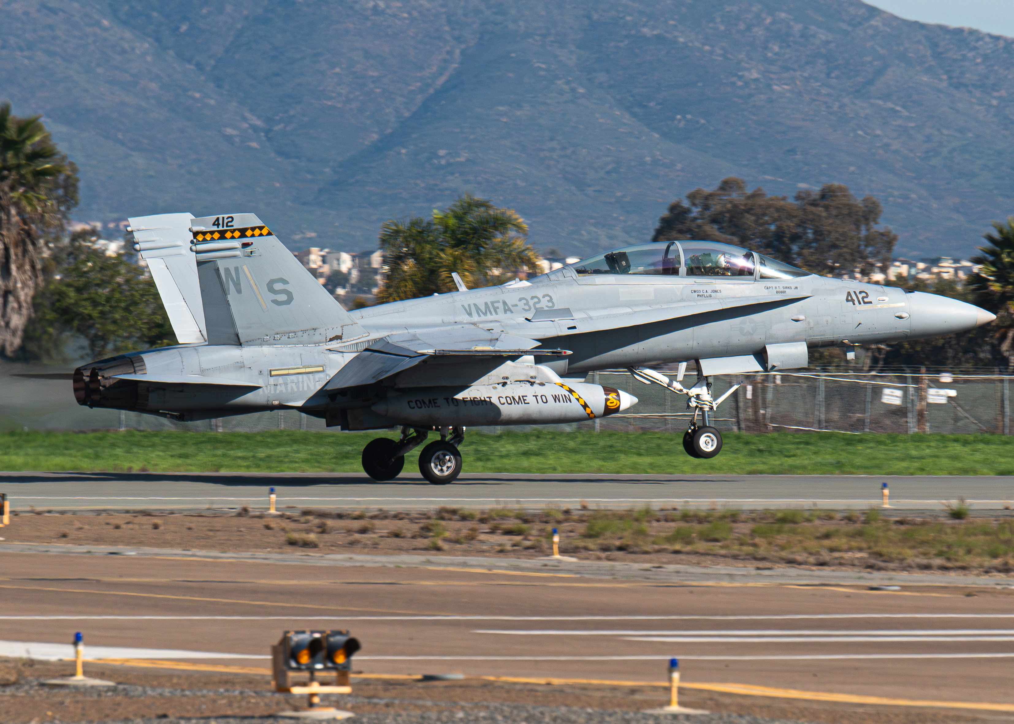 Full size: USMC - United States Marine Corp McDonnel Douglas F/A-18 Hornet 164715 at Brown Field Municipal Airport