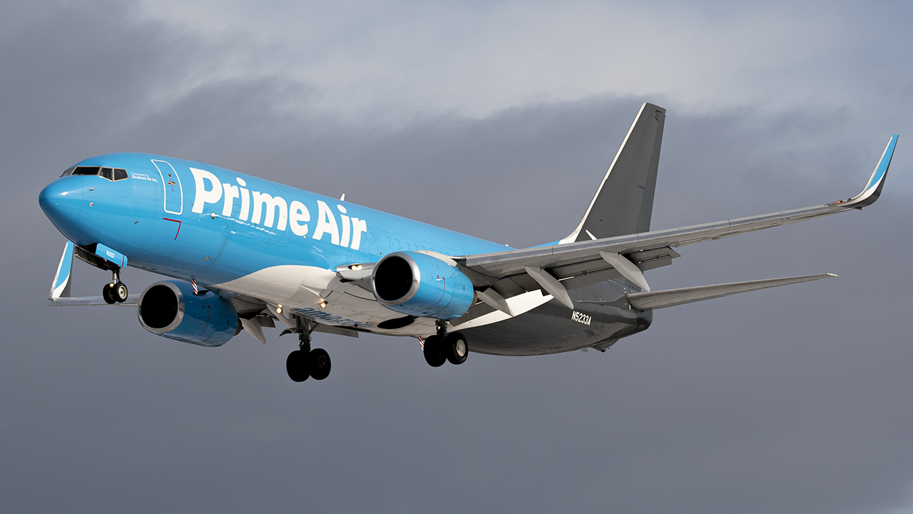 Full size: Prime Air Boeing 737-800 N5233A at Baltimore/Washington International Thurgood Marshall Airport