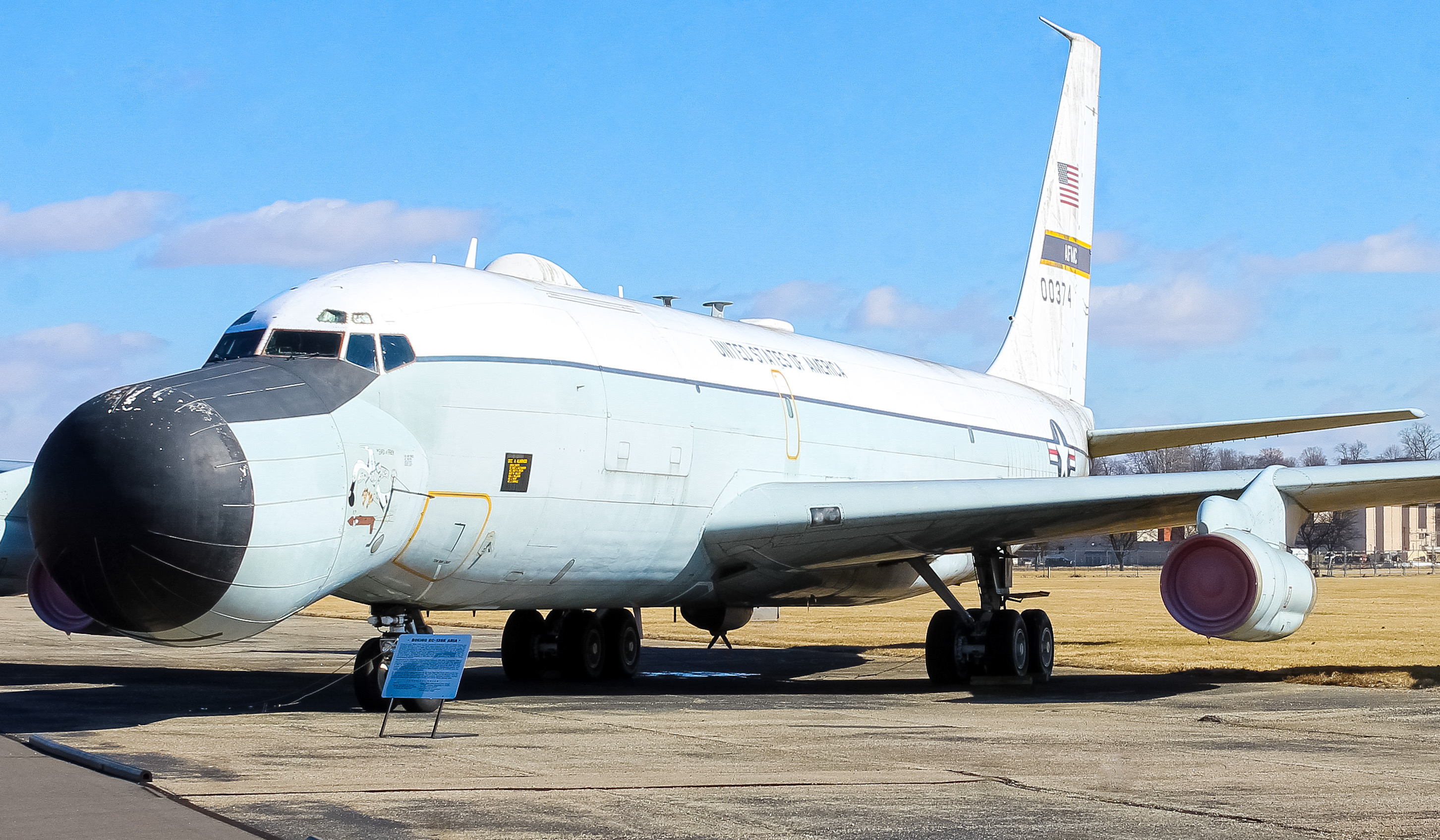 Full size: USAF - United States Air Force Boeing EC-135  60-0374 at Wright-Patterson Air Force Base