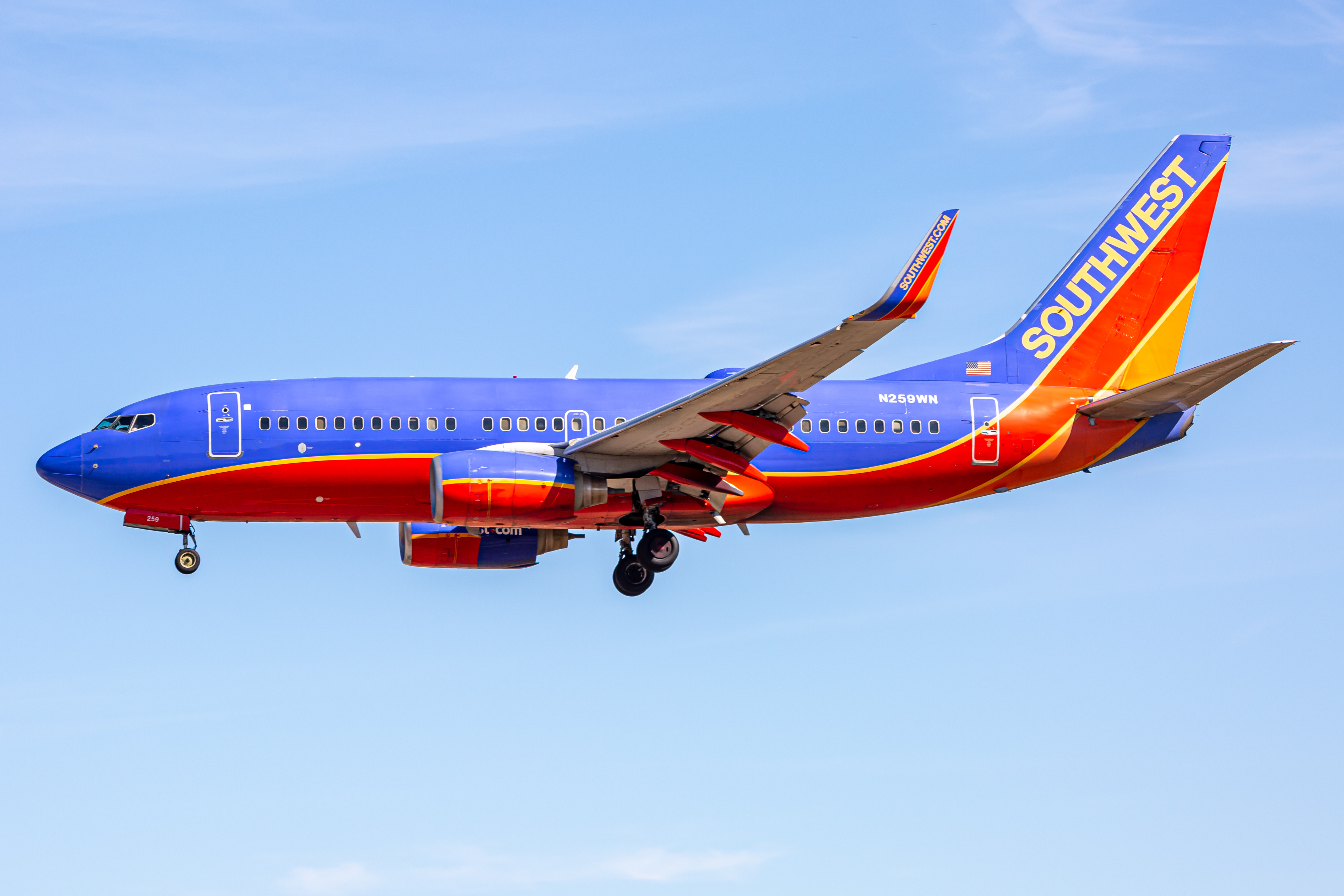 Full size: Southwest Airlines Boeing 737-700 N259WN at Baltimore/Washington International Thurgood Marshall Airport
