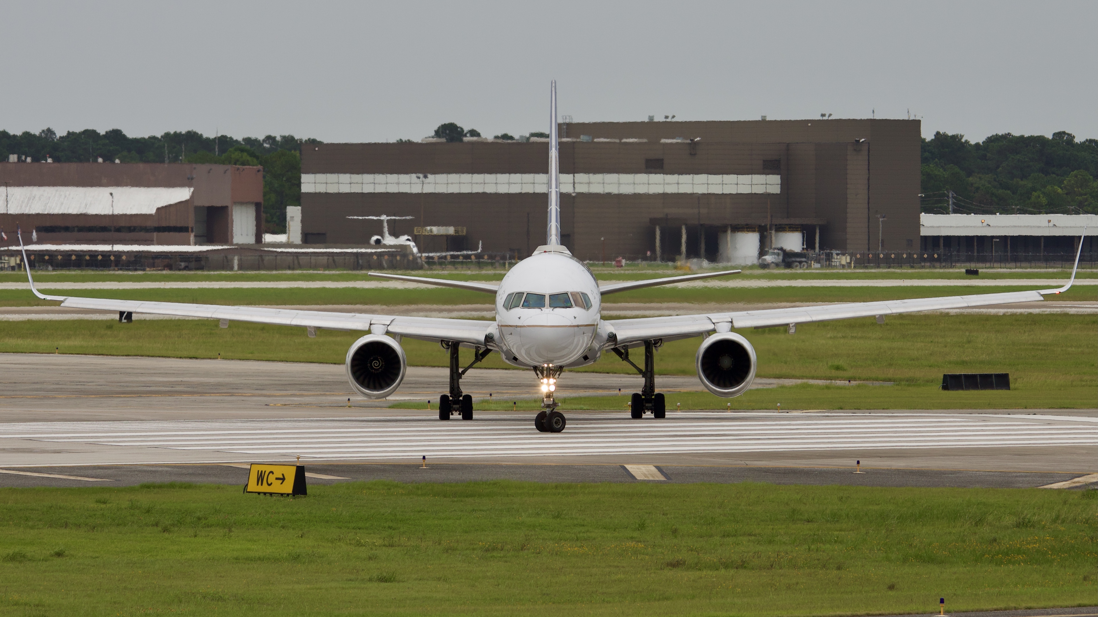 Full size: United Airlines Boeing 757-300 N56859 at Houston-George Bush Intercontinental Airport
